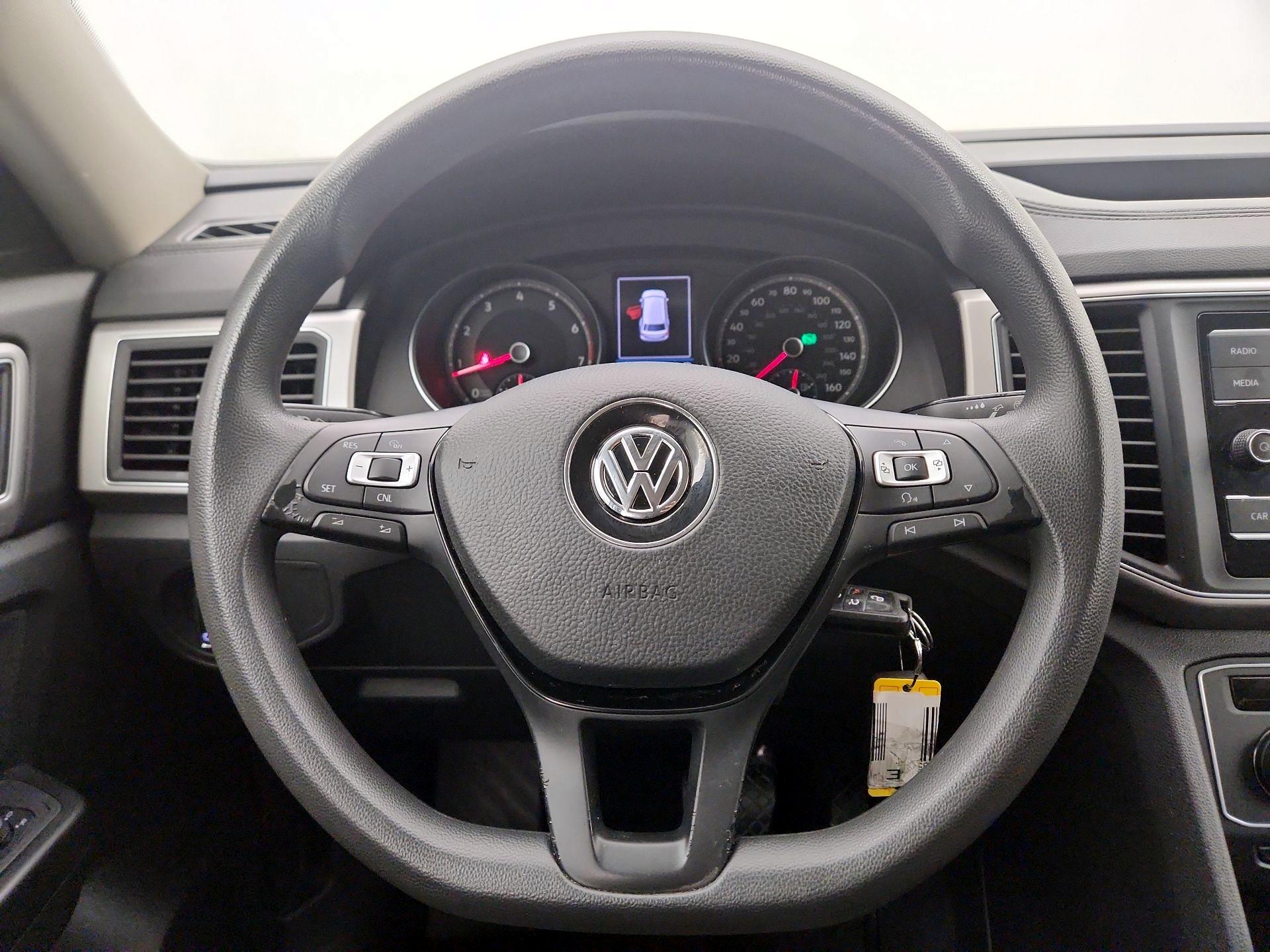 Thumbnail: 2018 Volkswagen Atlas - 10