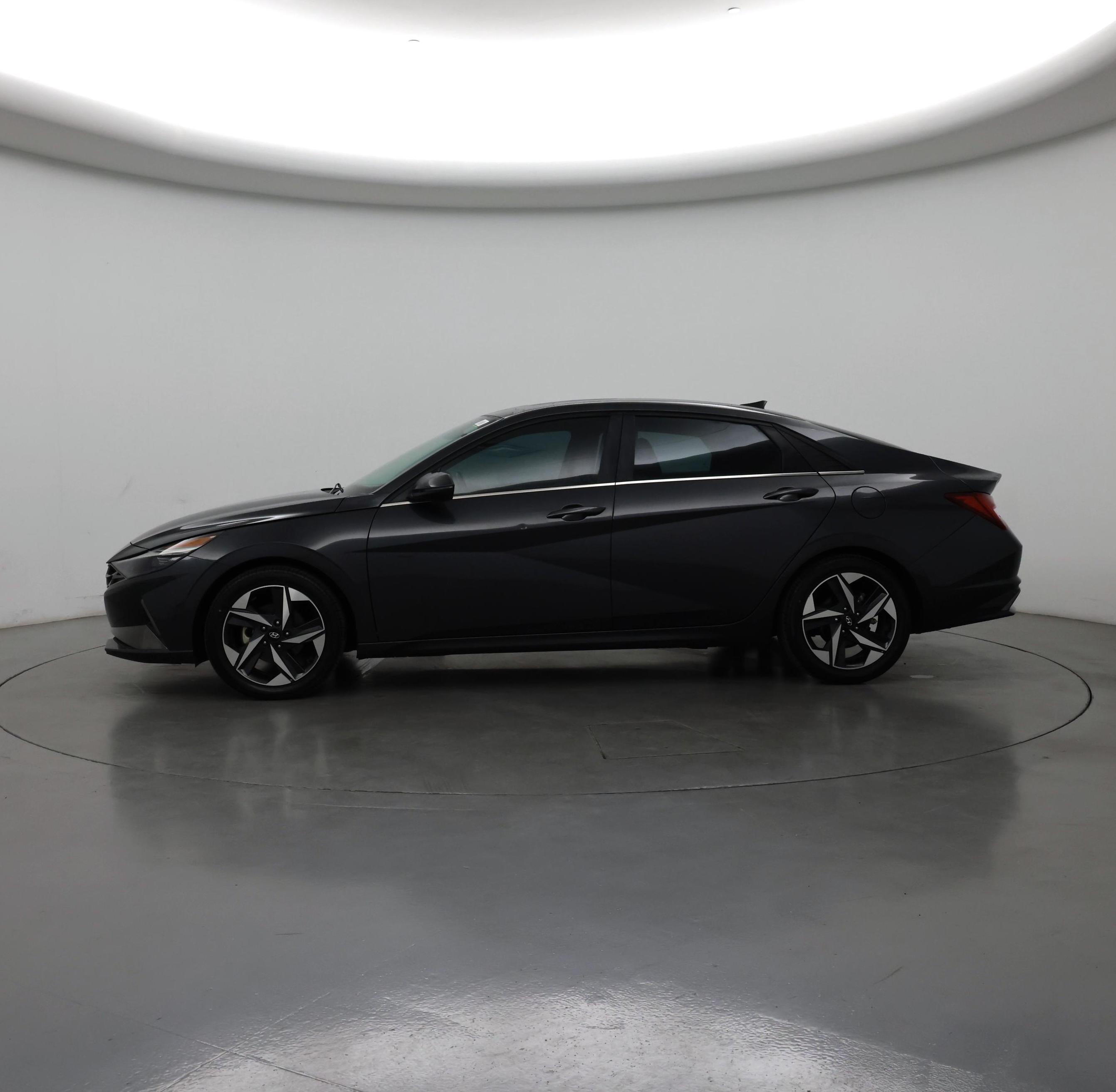 Thumbnail: 2022 Hyundai Elantra - 3