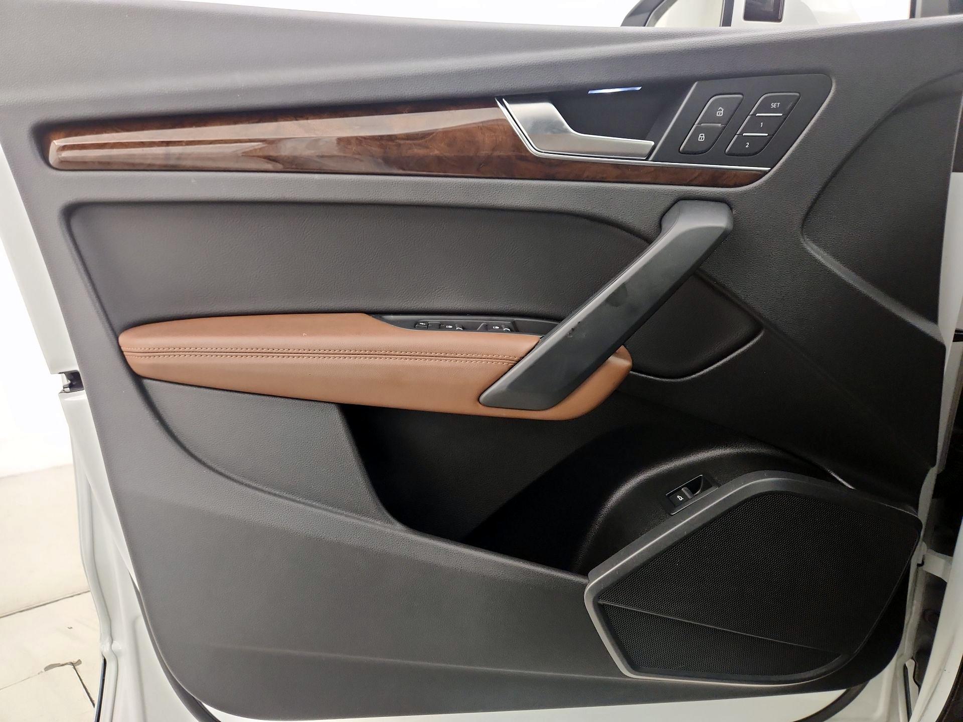 Thumbnail: 2020 Audi Q5 - 12