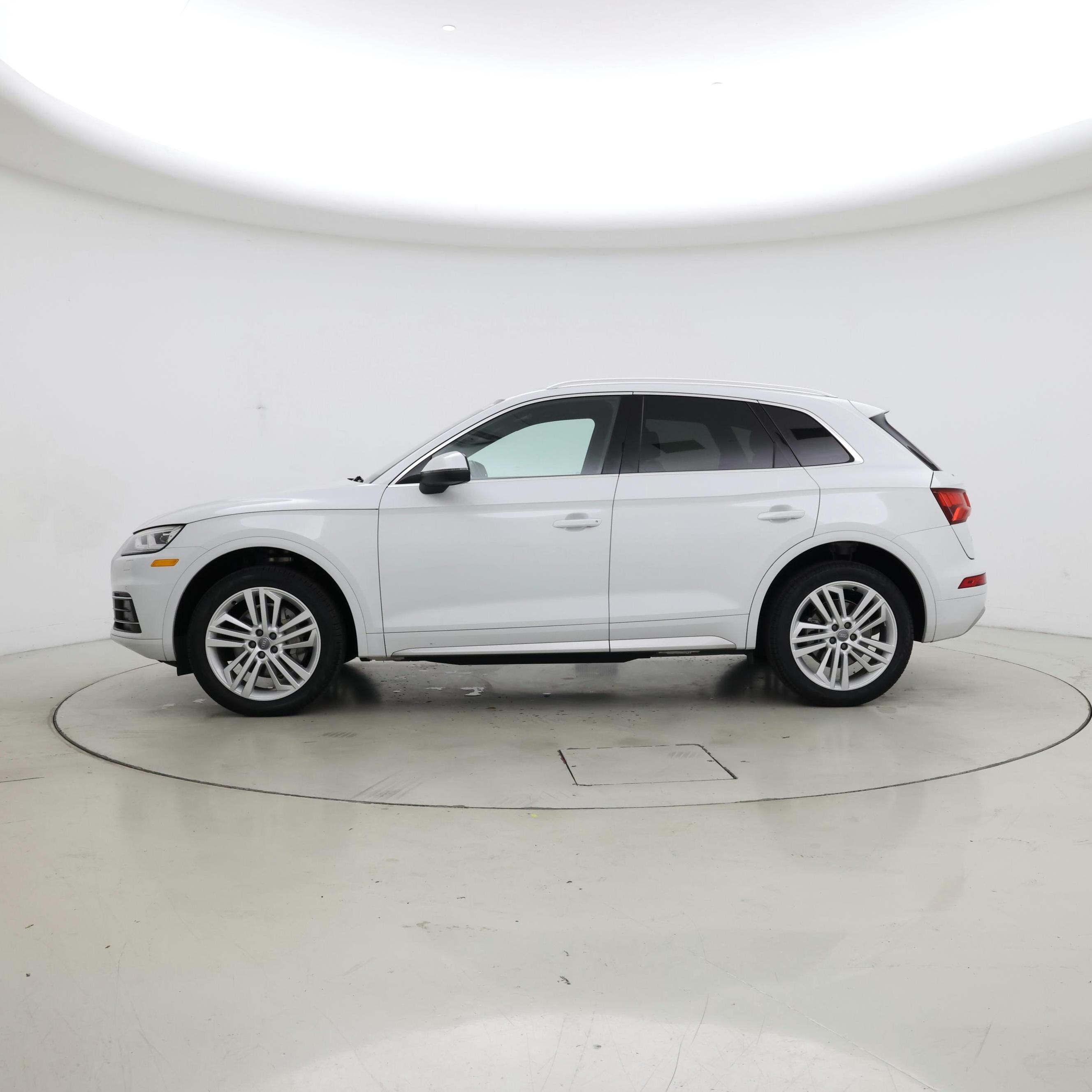 Thumbnail: 2020 Audi Q5 - 3