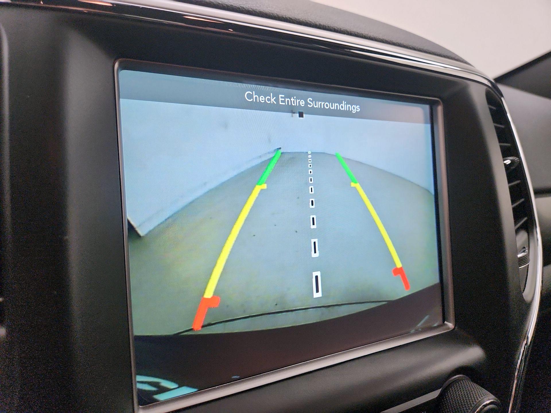 Thumbnail: 2018 Jeep Grand Cherokee - 15