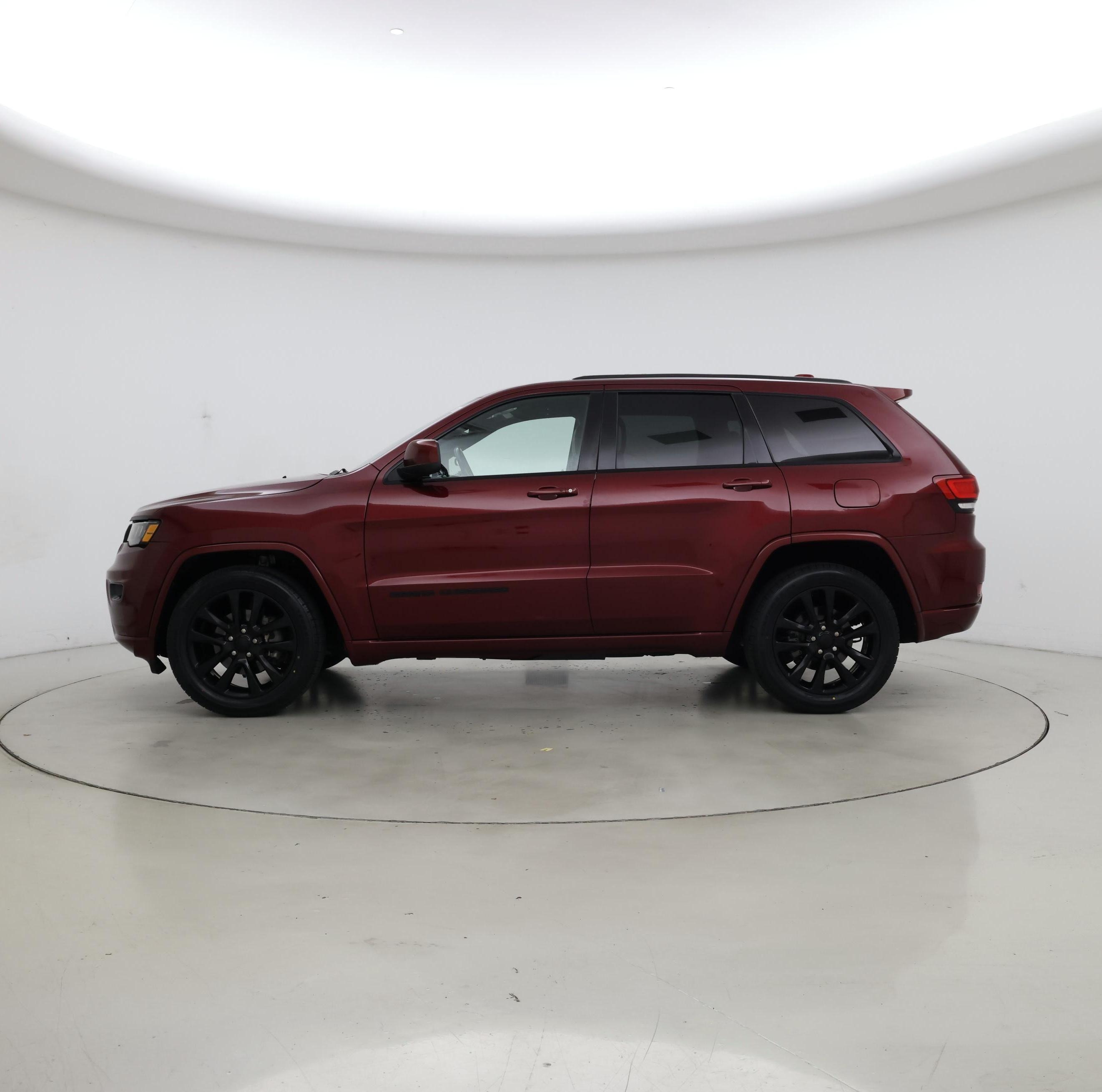 Thumbnail: 2018 Jeep Grand Cherokee - 3