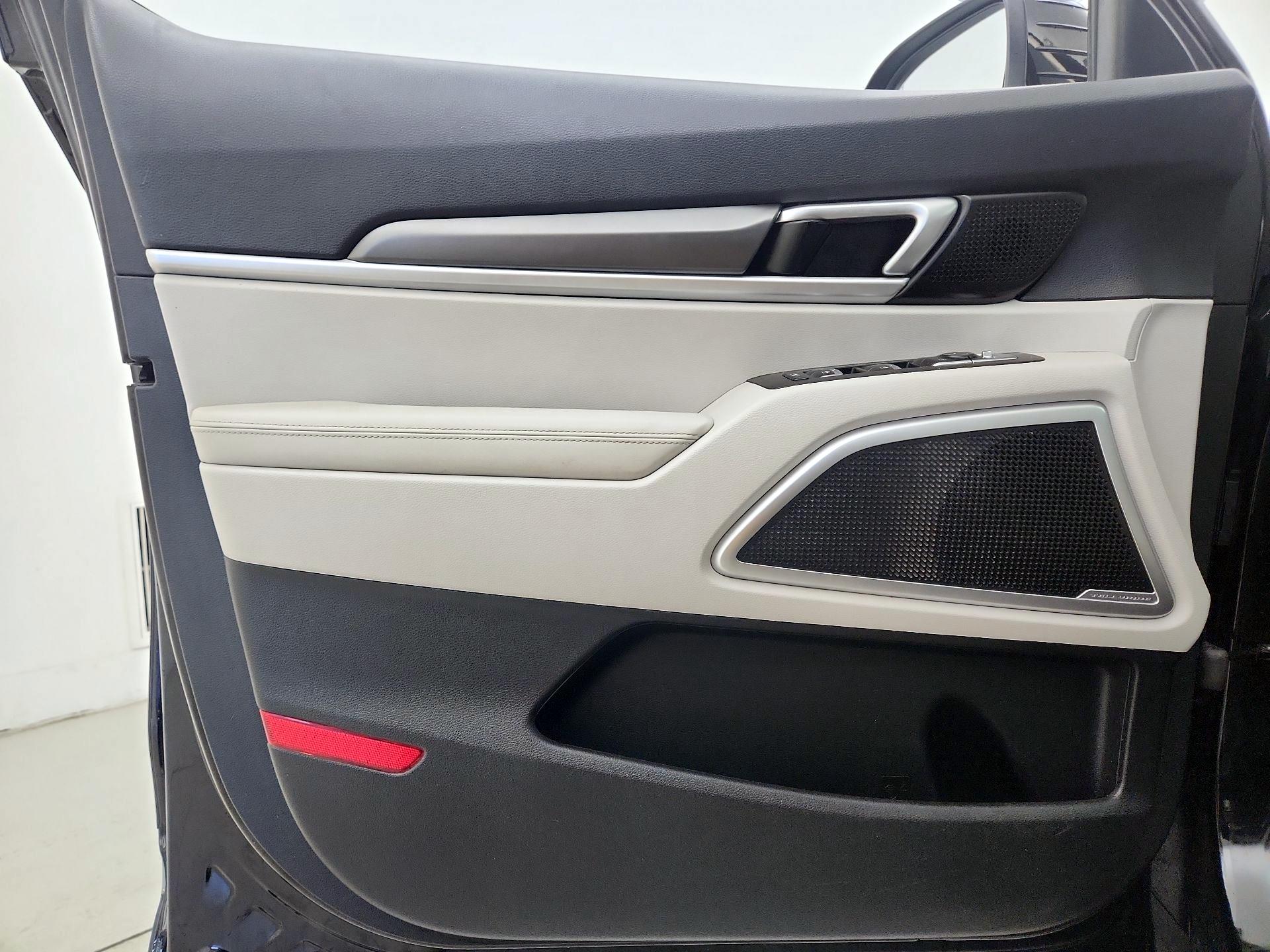Thumbnail: 2020 Kia Telluride - 12