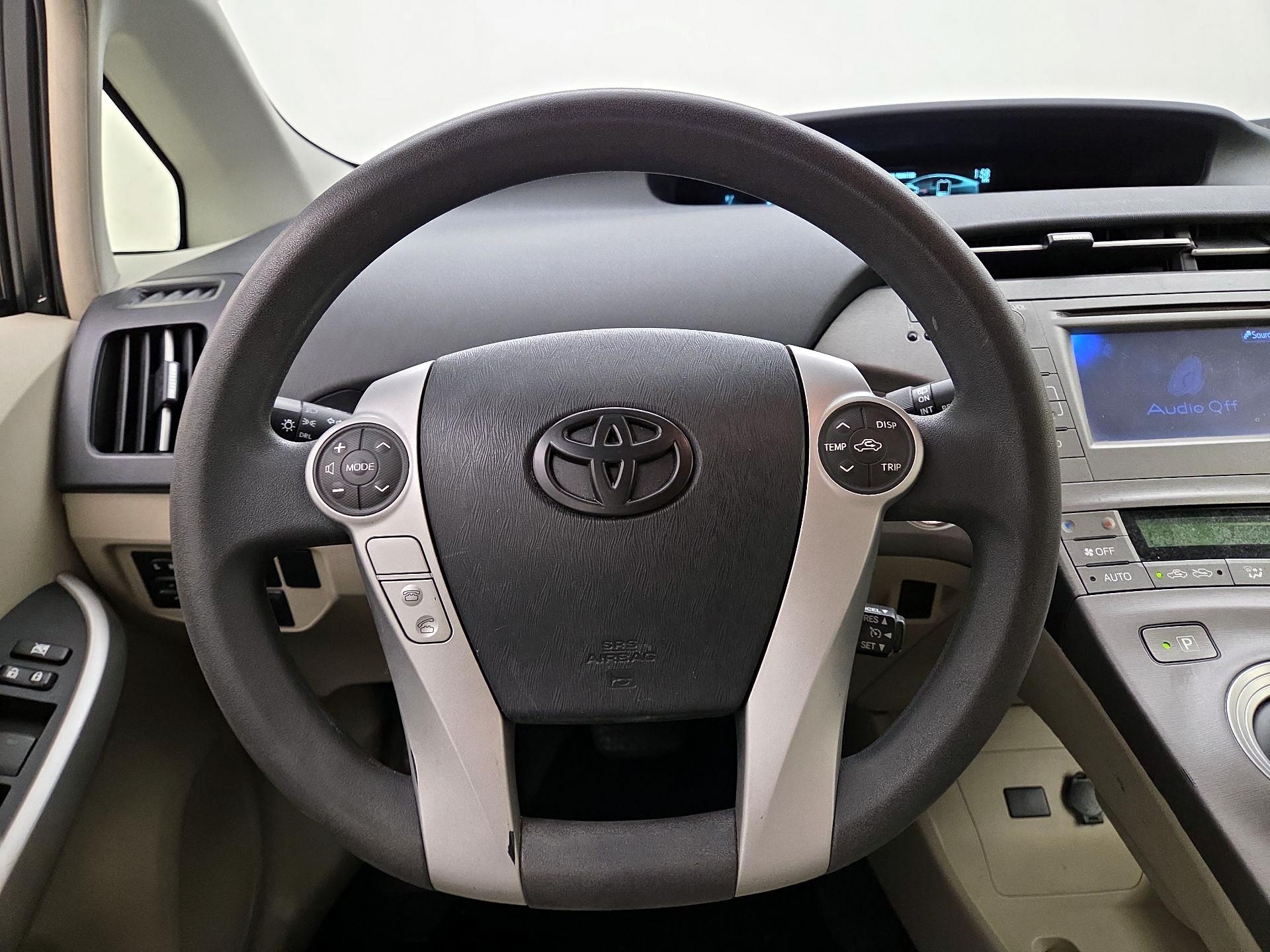 Thumbnail: 2015 Toyota Prius - 10