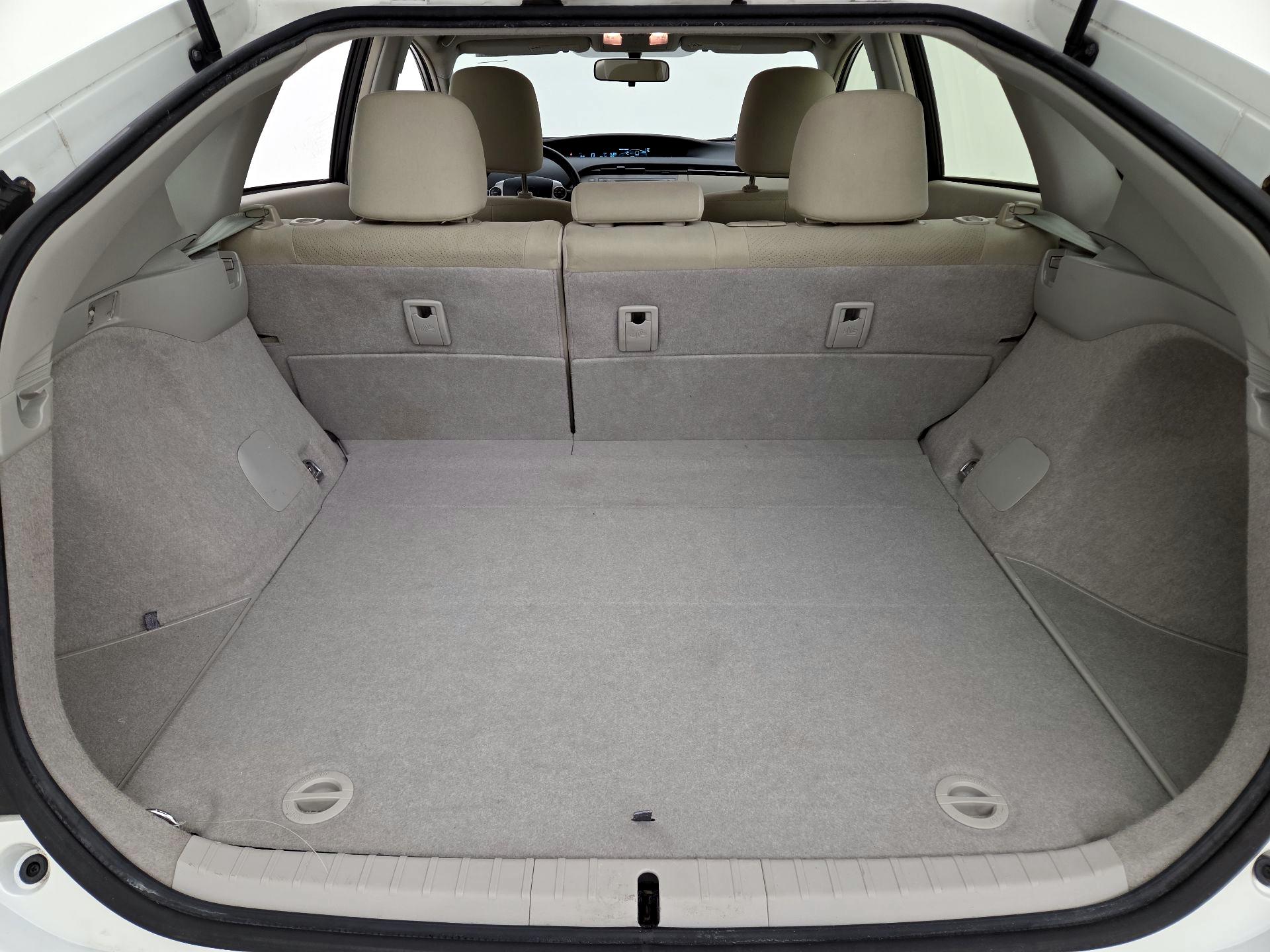 Thumbnail: 2015 Toyota Prius - 19