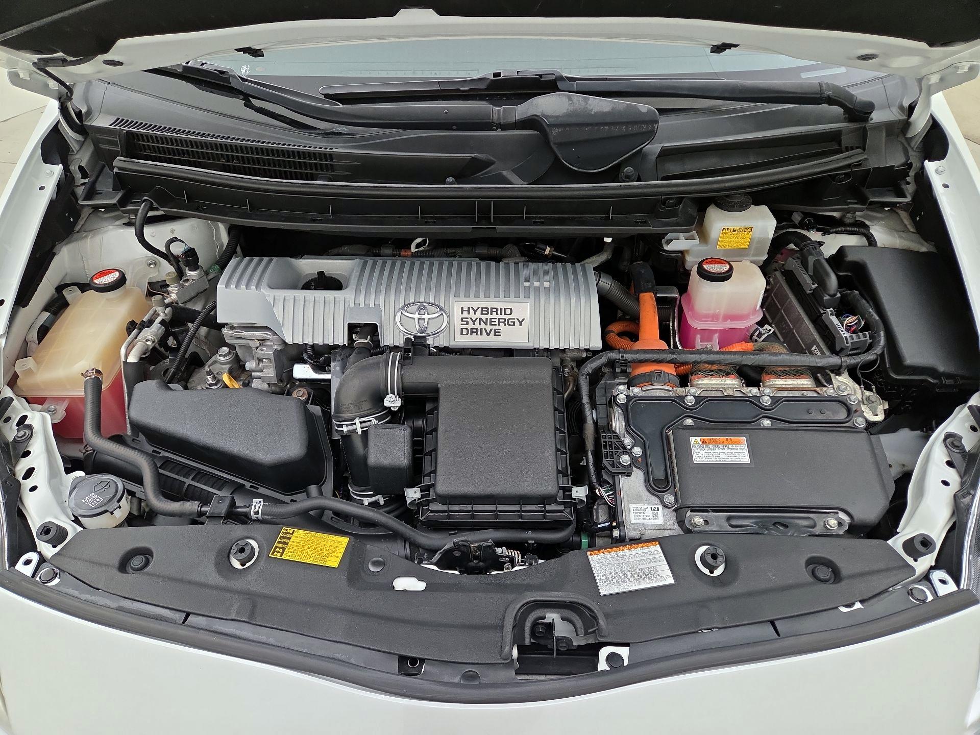 Thumbnail: 2015 Toyota Prius - 20