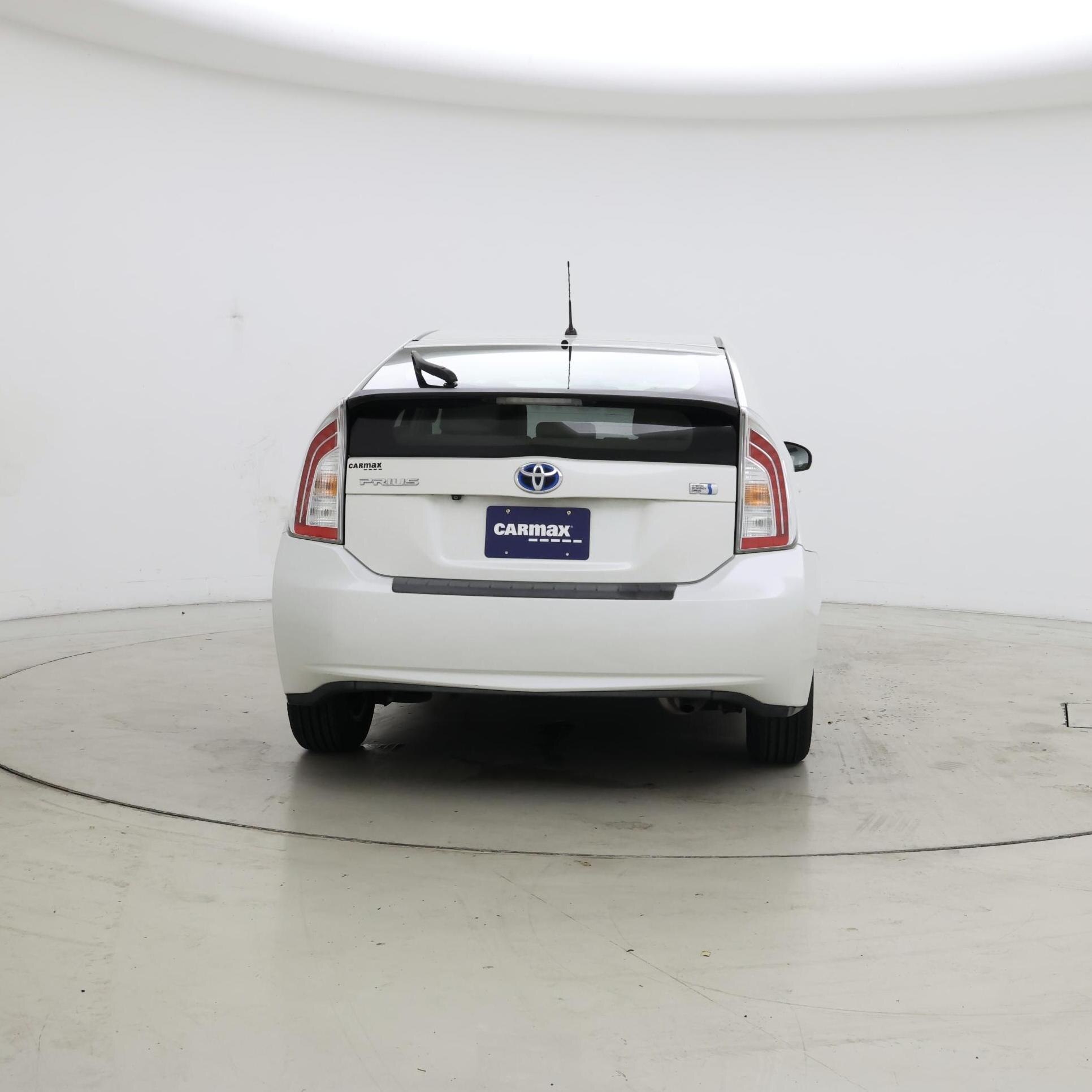 Thumbnail: 2015 Toyota Prius - 6