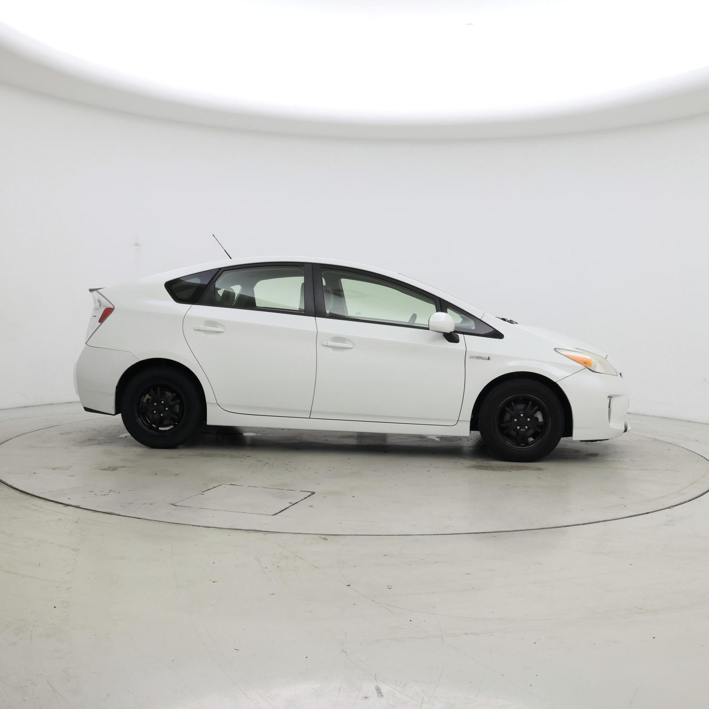 Thumbnail: 2015 Toyota Prius - 7