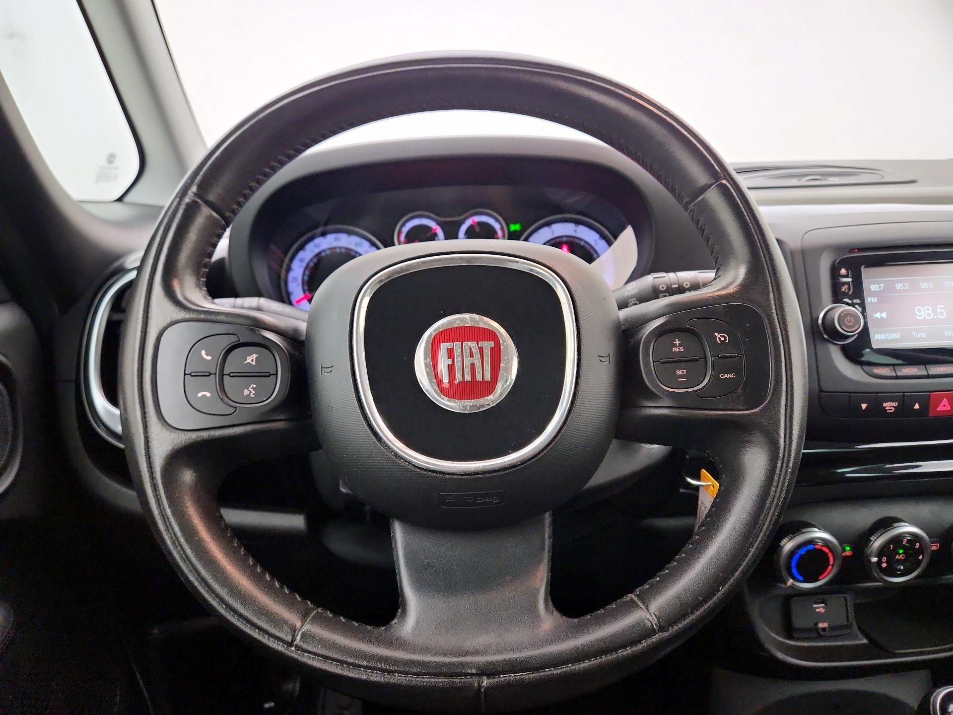 Thumbnail: 2015 Fiat 500L - 10
