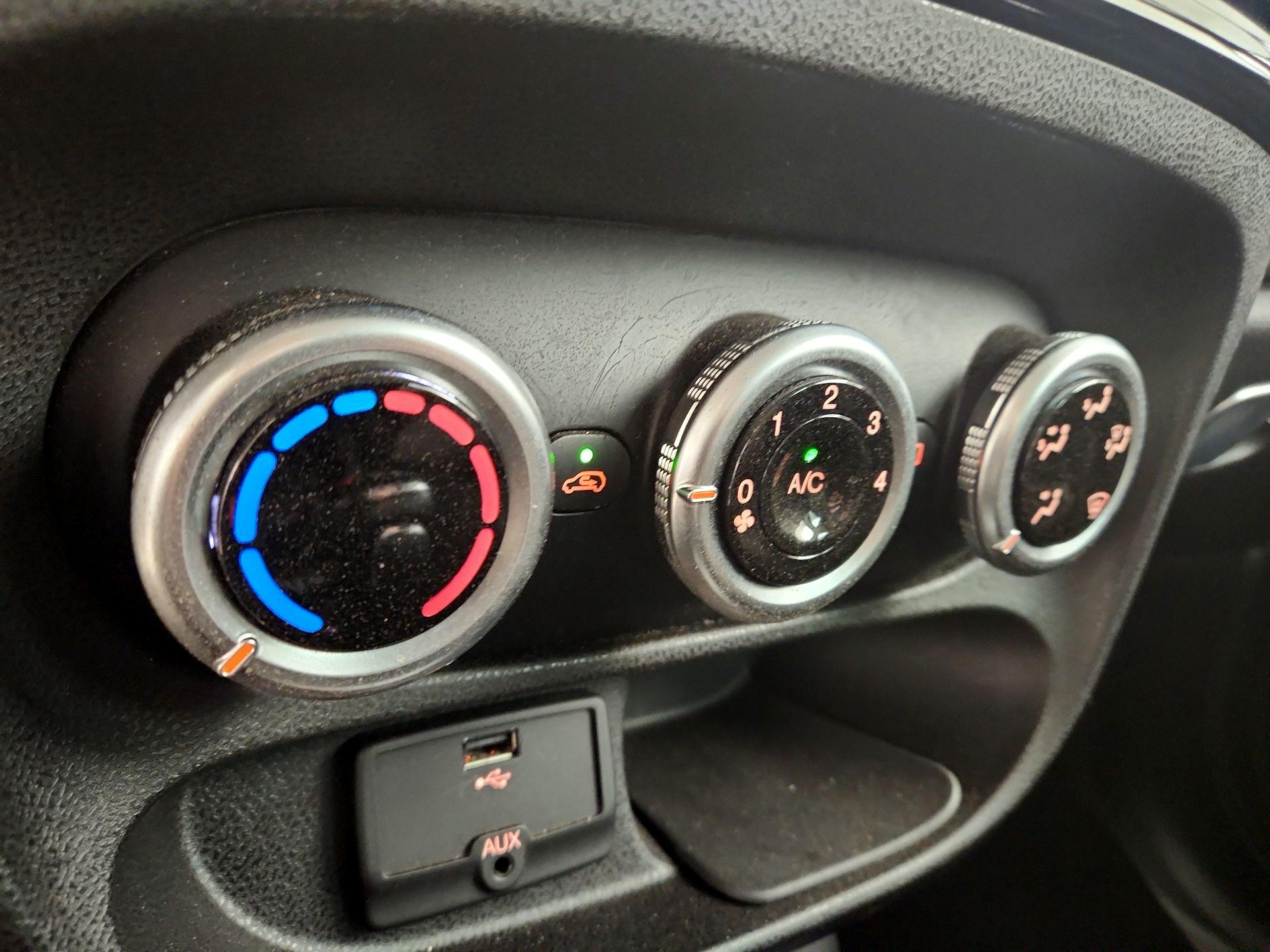 Thumbnail: 2015 Fiat 500L - 14