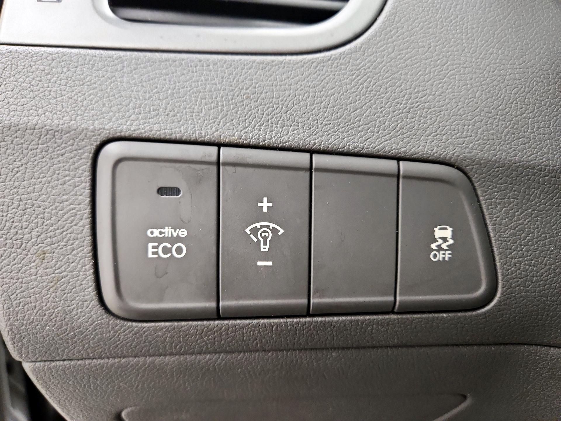 Thumbnail: 2015 Hyundai Elantra - 13