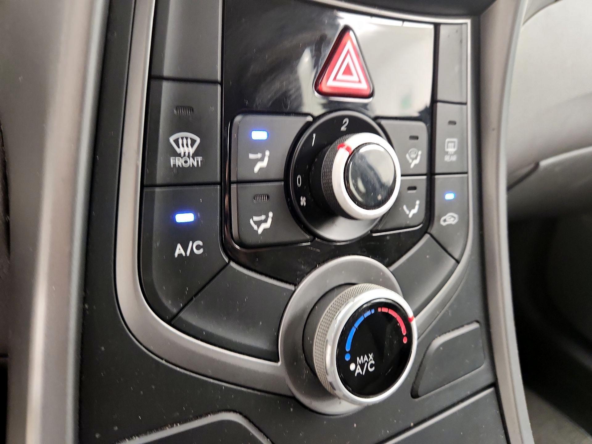 Thumbnail: 2015 Hyundai Elantra - 15