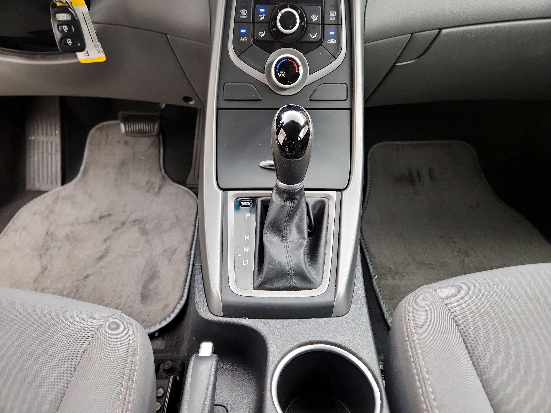 Thumbnail: 2015 Hyundai Elantra - 16