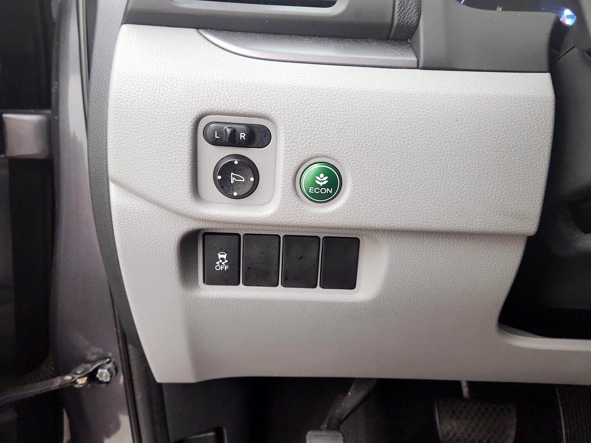 Thumbnail: 2018 Honda Pilot - 13