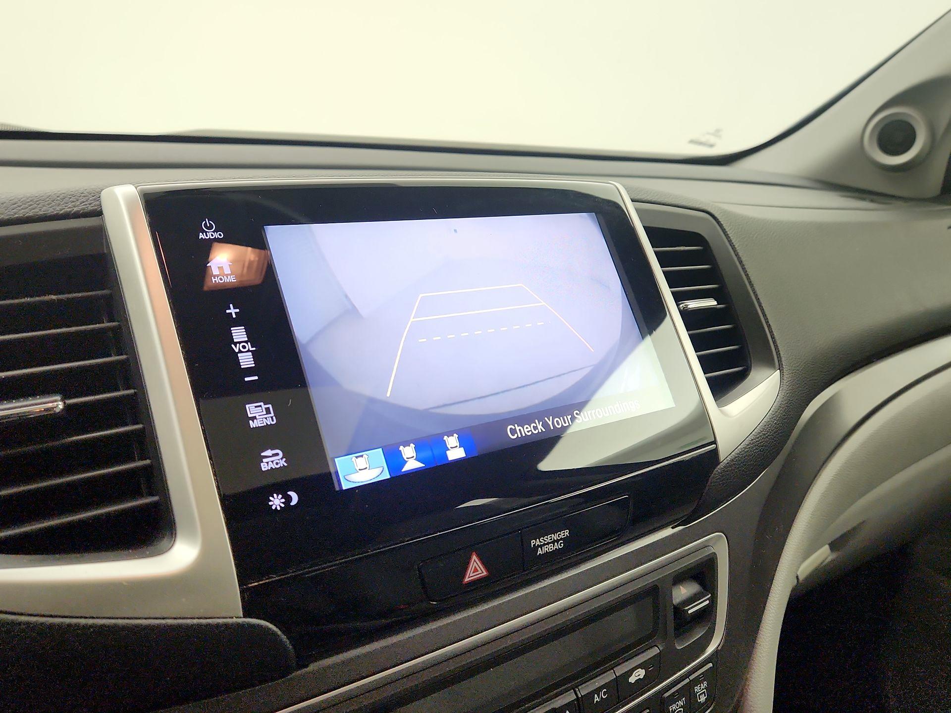 Thumbnail: 2018 Honda Pilot - 14