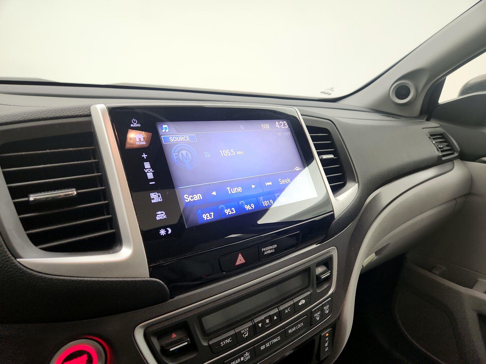 Thumbnail: 2018 Honda Pilot - 15