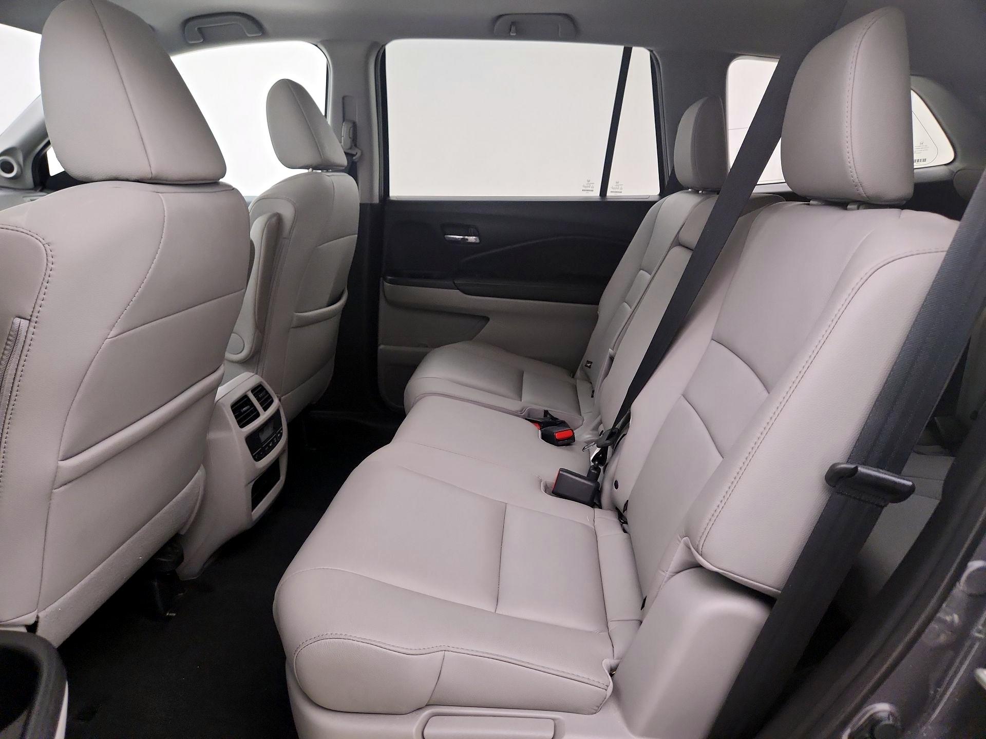 Thumbnail: 2018 Honda Pilot - 20