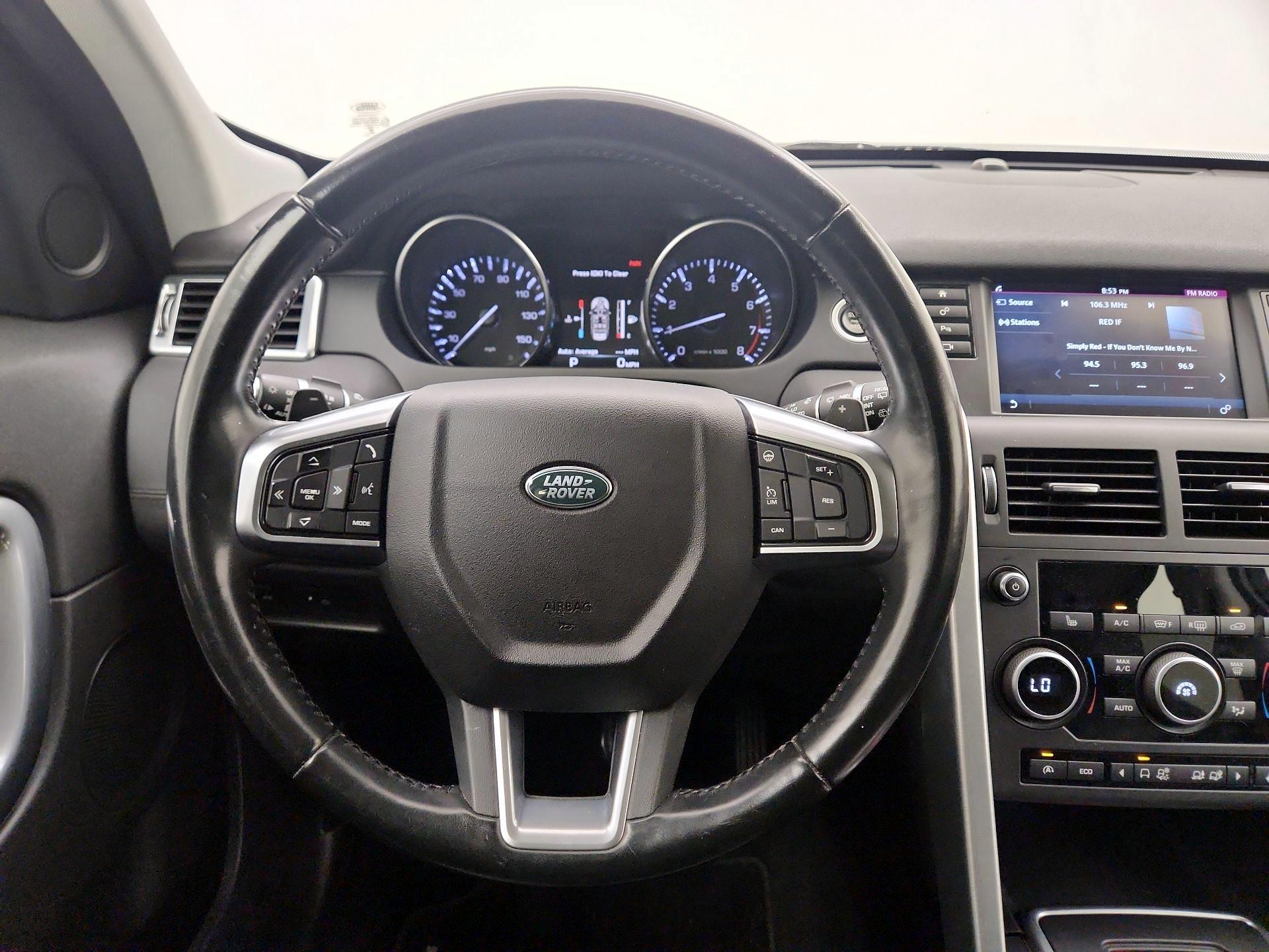 Thumbnail: 2016 Land Rover Discovery Sport - 10