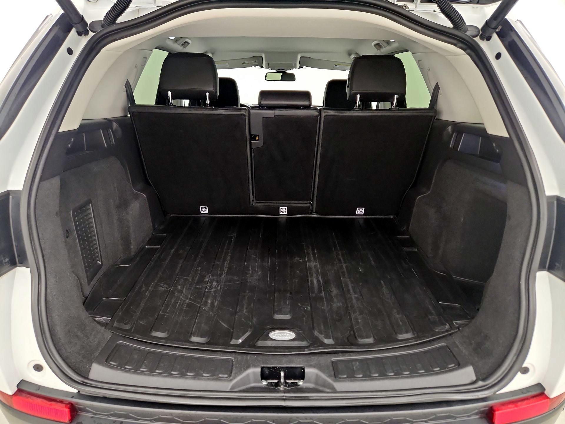 Thumbnail: 2016 Land Rover Discovery Sport - 19