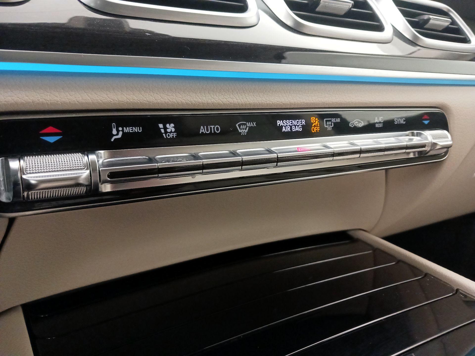 Thumbnail: 2020 Mercedes-Benz GLE - 17