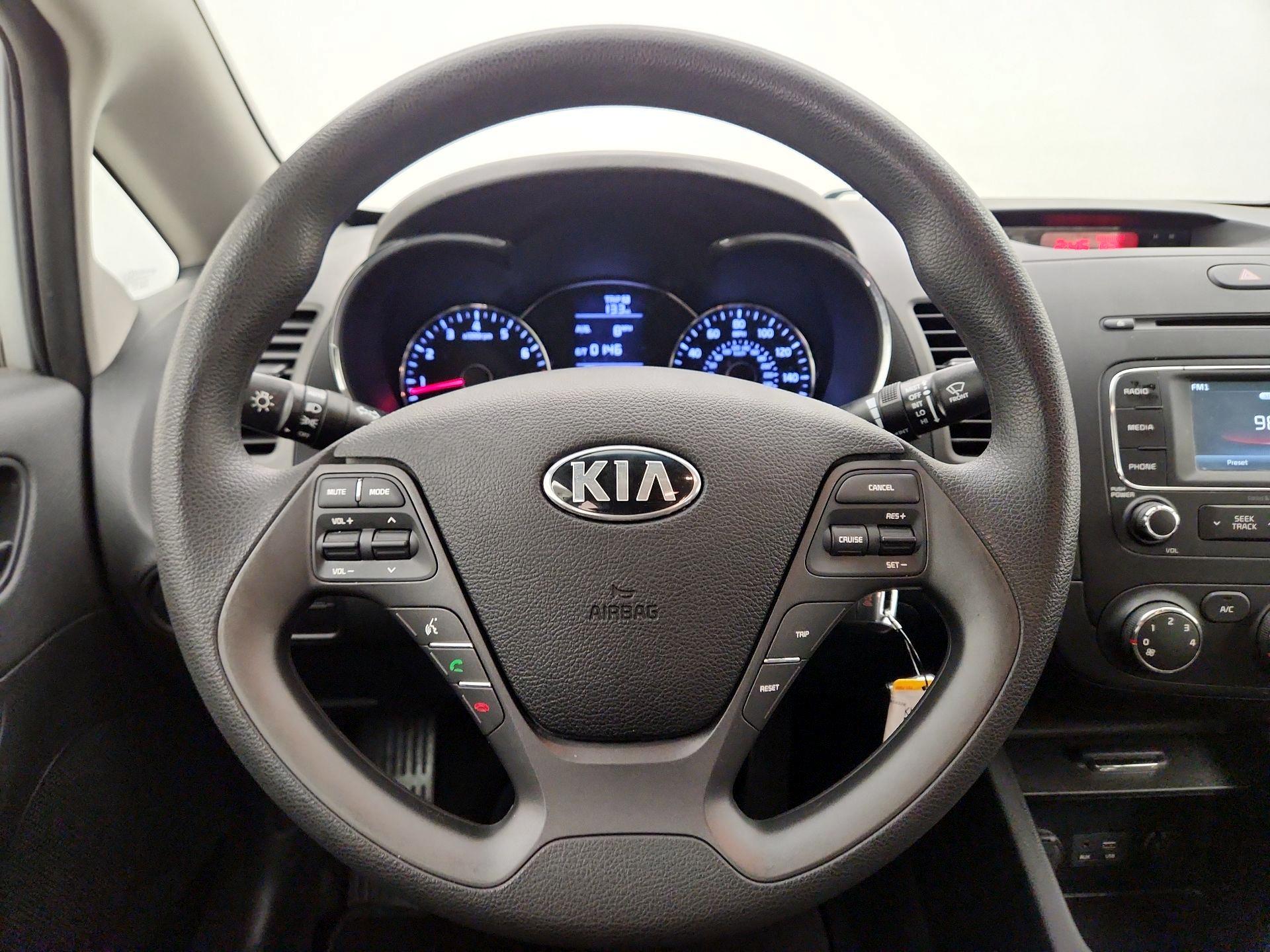 Thumbnail: 2016 Kia Forte - 10