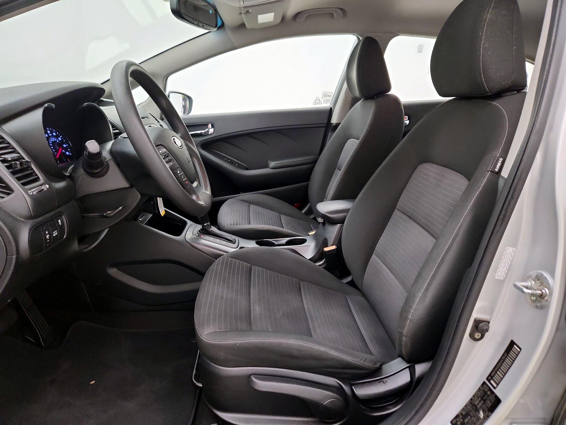 Thumbnail: 2016 Kia Forte - 11