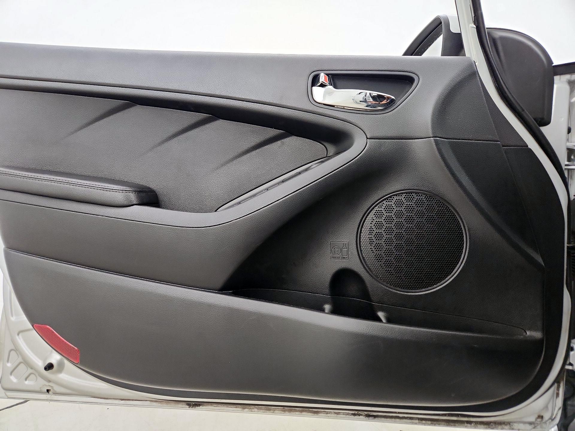 Thumbnail: 2016 Kia Forte - 12