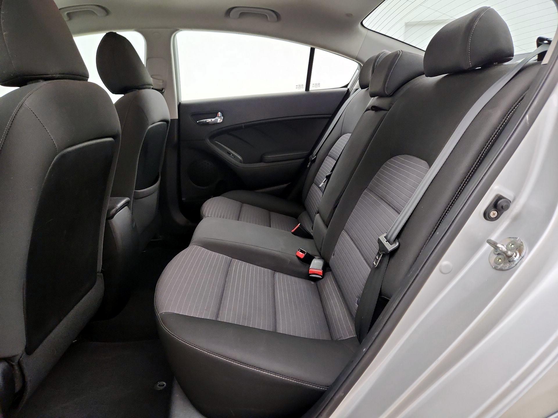 Thumbnail: 2016 Kia Forte - 19