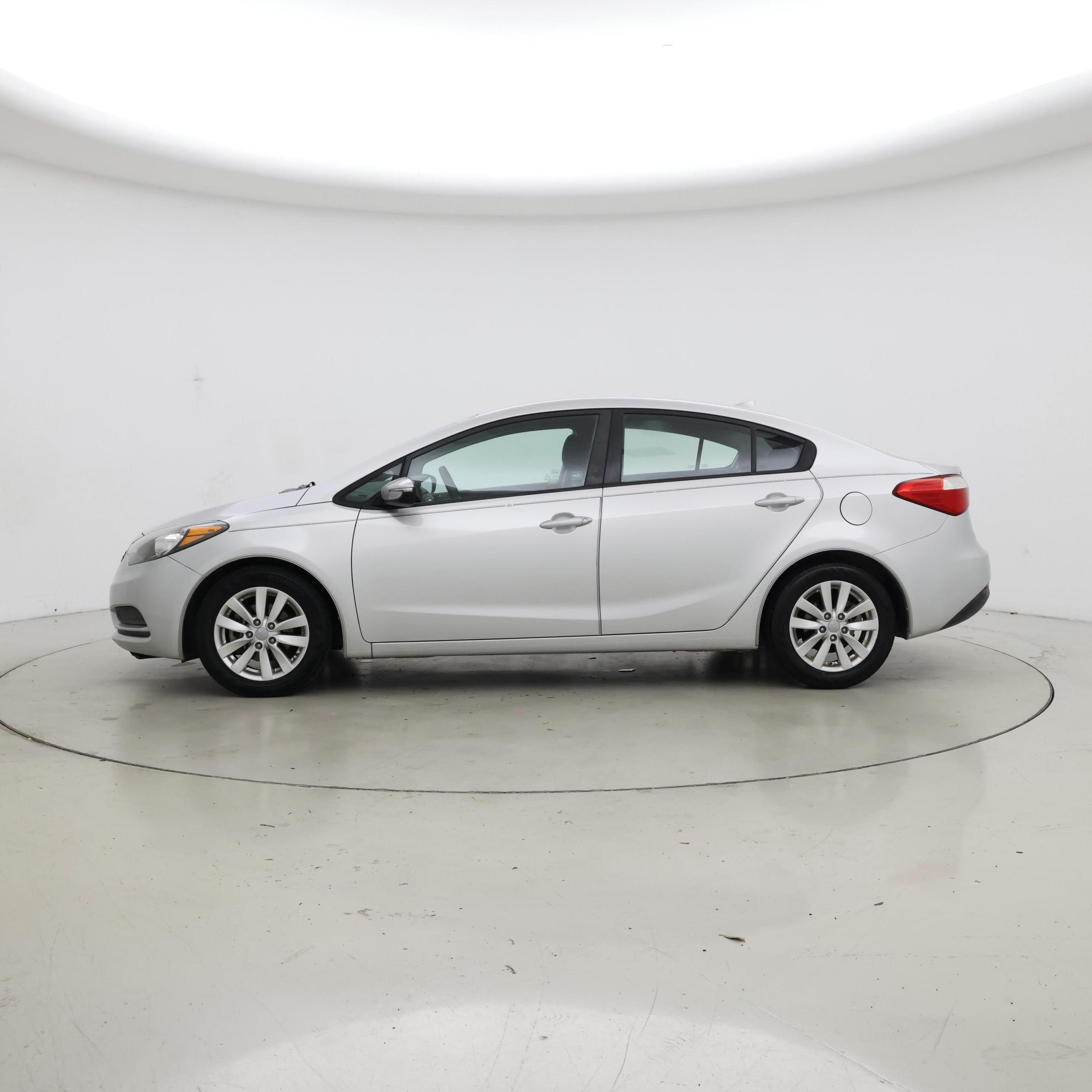 Thumbnail: 2016 Kia Forte - 3