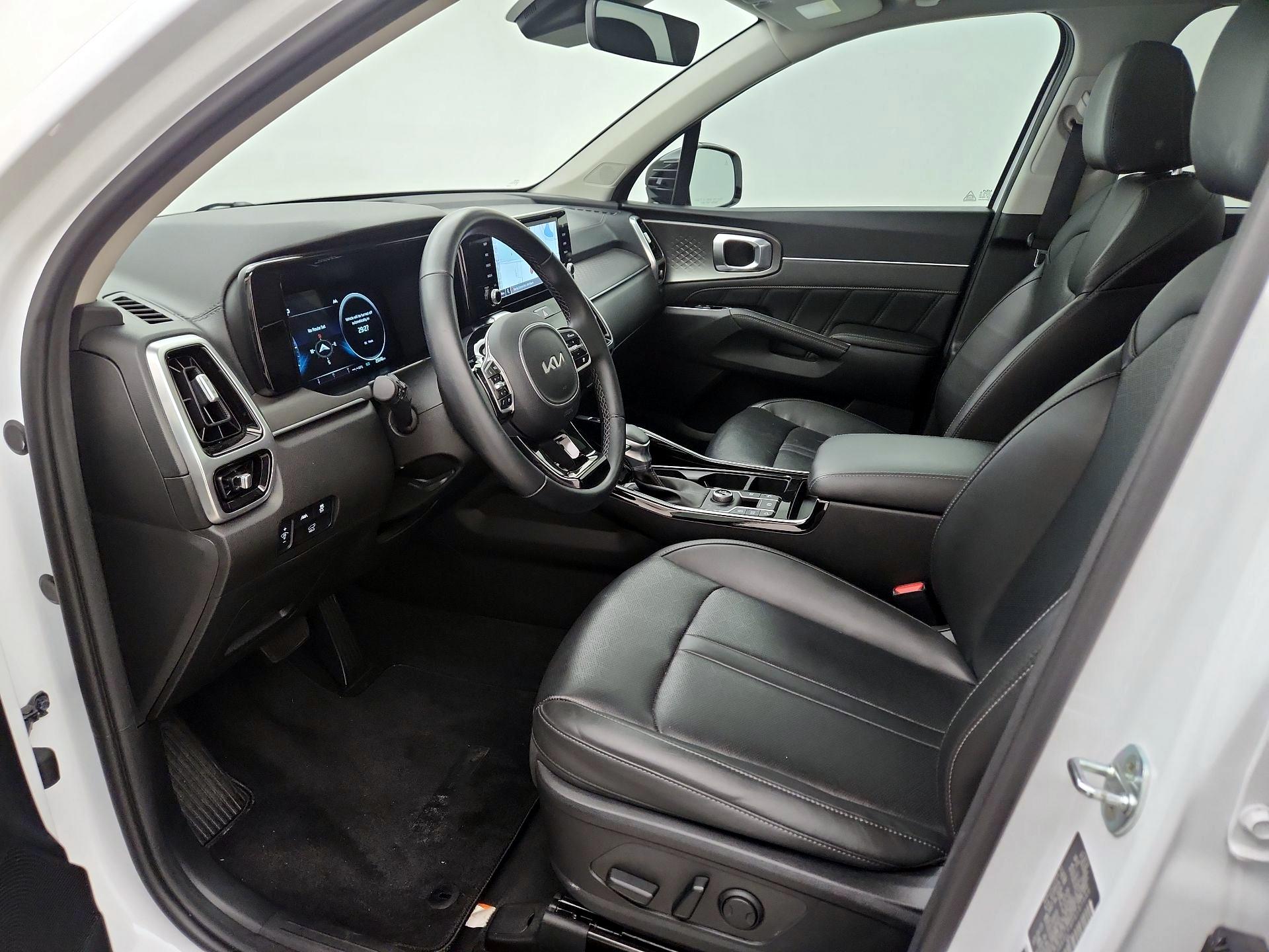 Thumbnail: 2023 Kia Sorento - 11