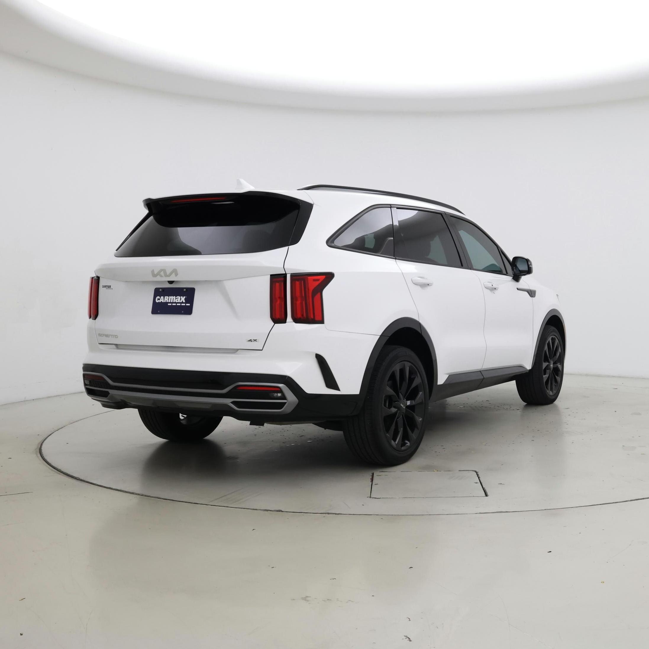 Thumbnail: 2023 Kia Sorento - 8