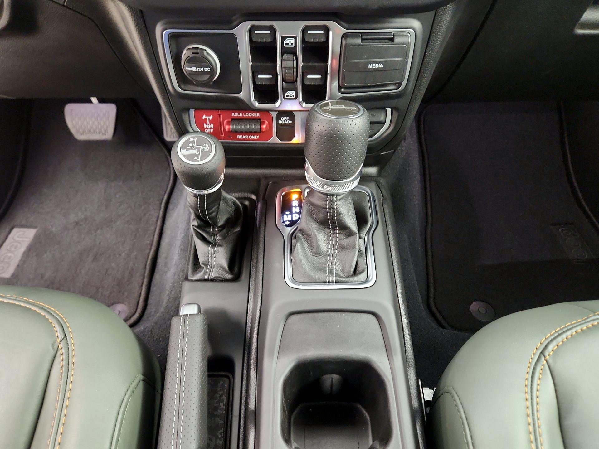 Thumbnail: 2024 Jeep Gladiator - 18