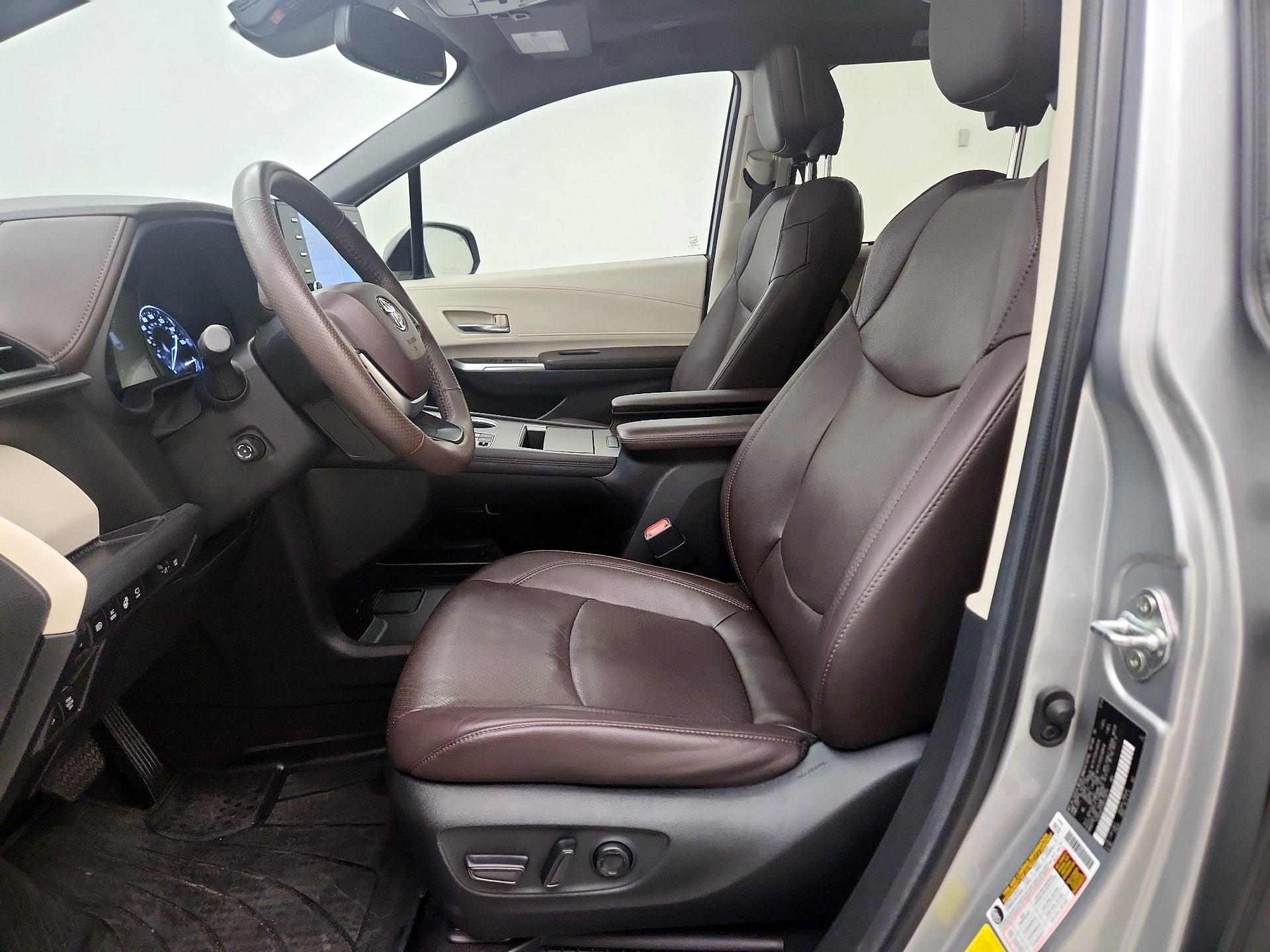 Thumbnail: 2024 Toyota Sienna - 11