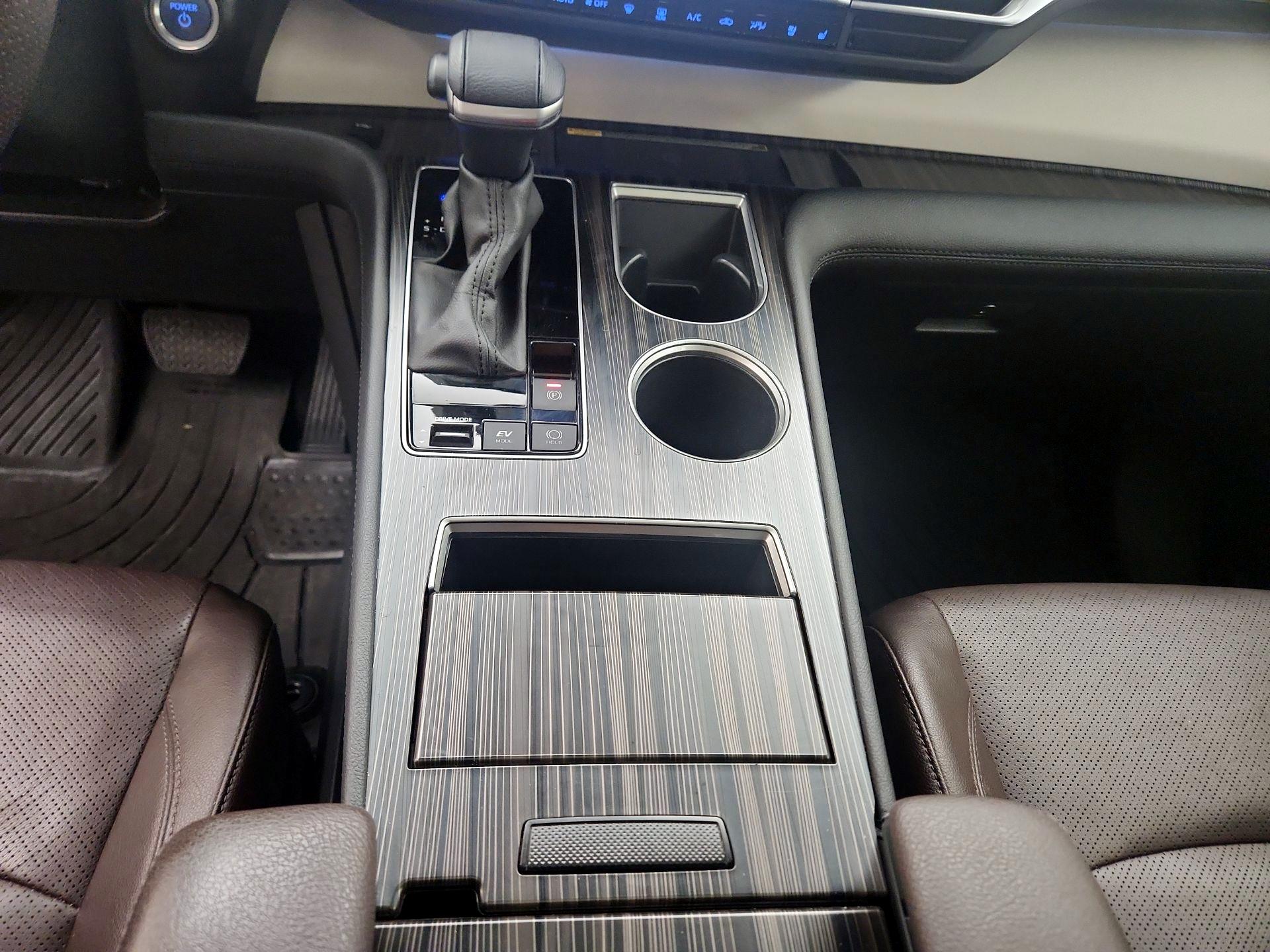 Thumbnail: 2024 Toyota Sienna - 18