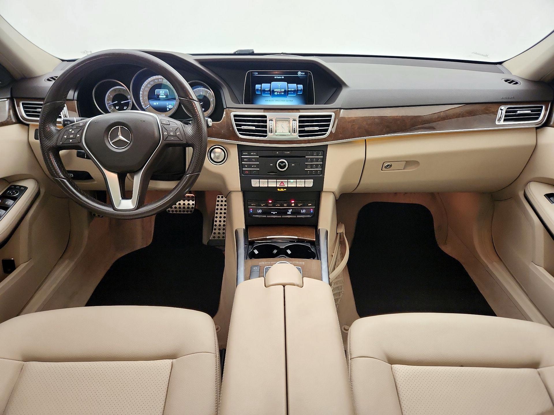 Thumbnail: 2016 Mercedes-Benz E-Class - 9