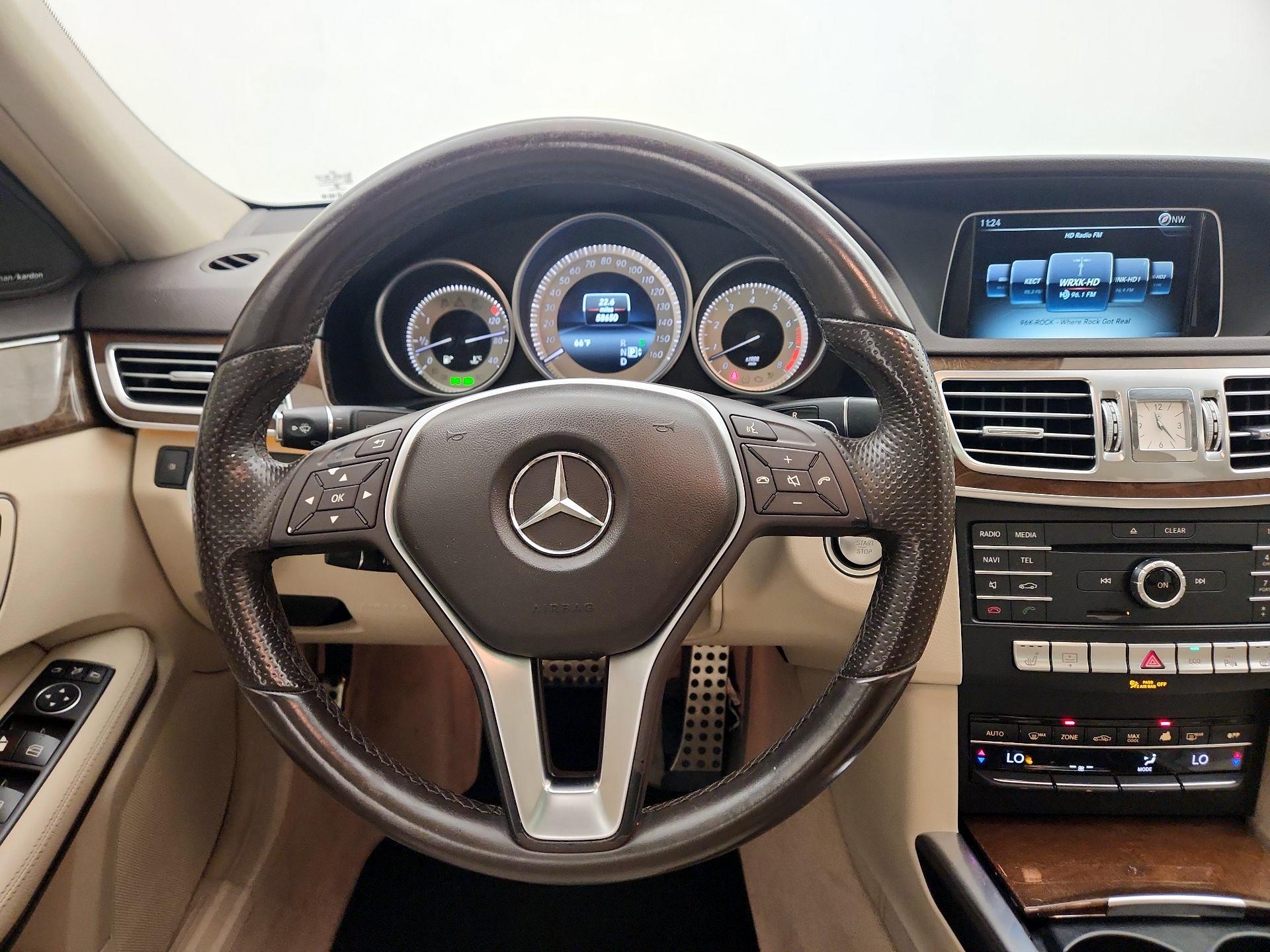 Thumbnail: 2016 Mercedes-Benz E-Class - 10