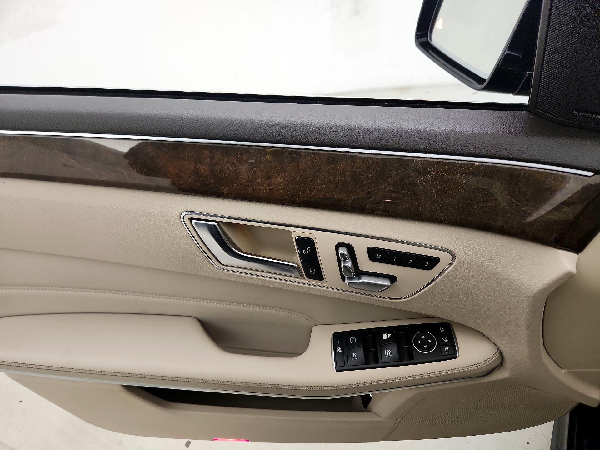 Thumbnail: 2016 Mercedes-Benz E-Class - 12