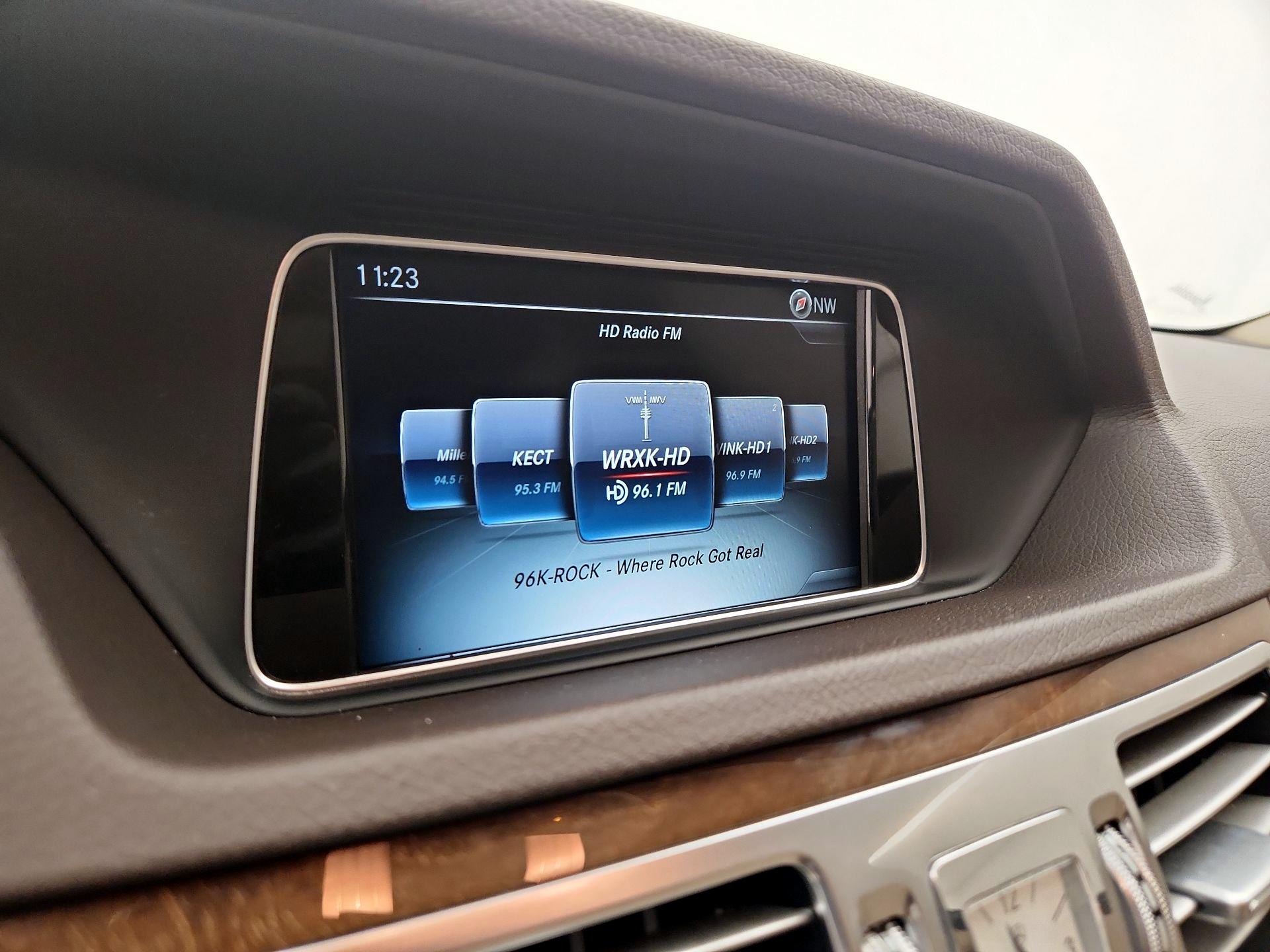 Thumbnail: 2016 Mercedes-Benz E-Class - 15