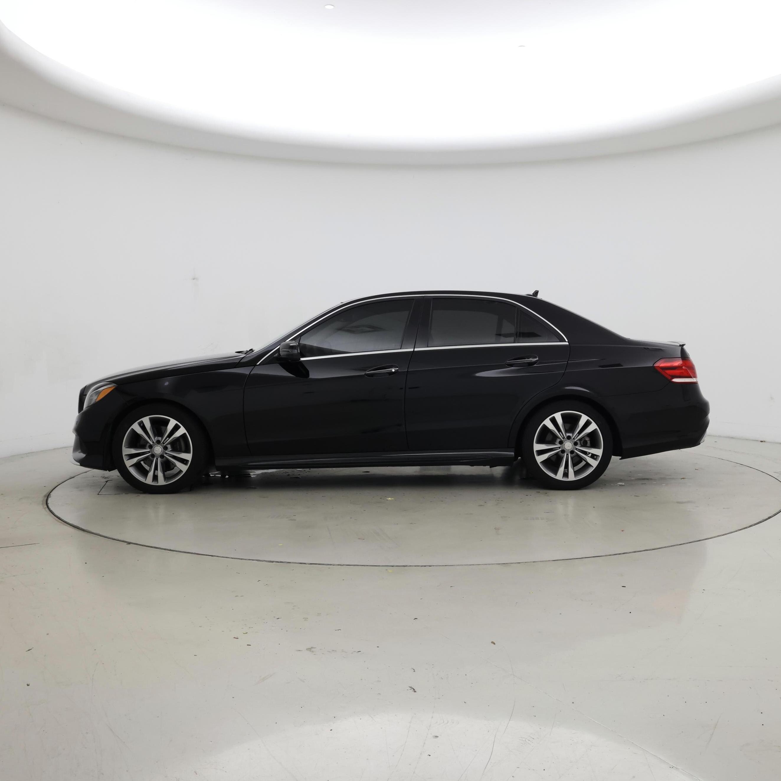 Thumbnail: 2016 Mercedes-Benz E-Class - 3