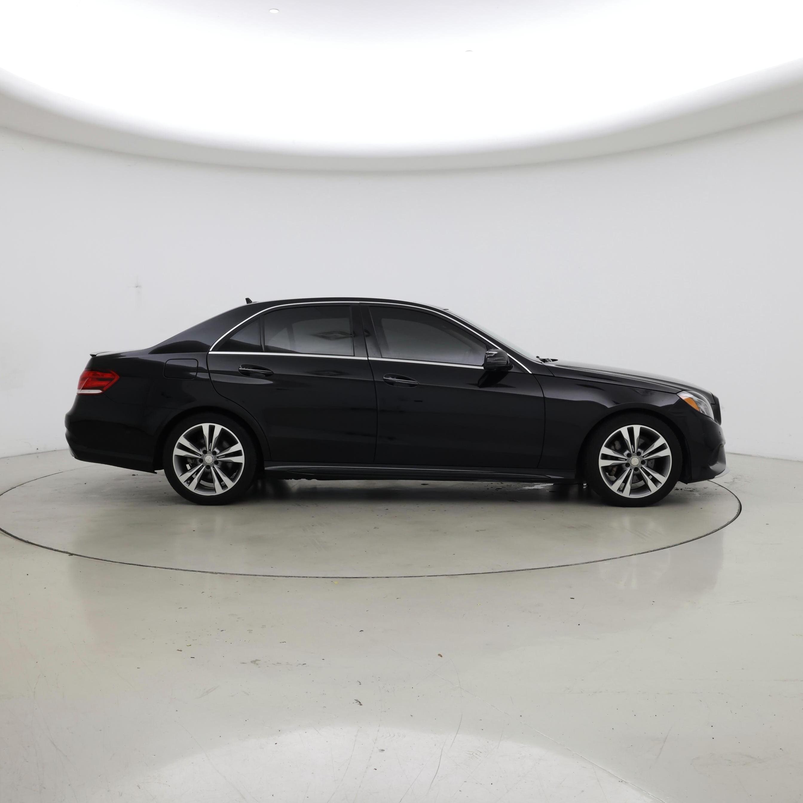 Thumbnail: 2016 Mercedes-Benz E-Class - 7