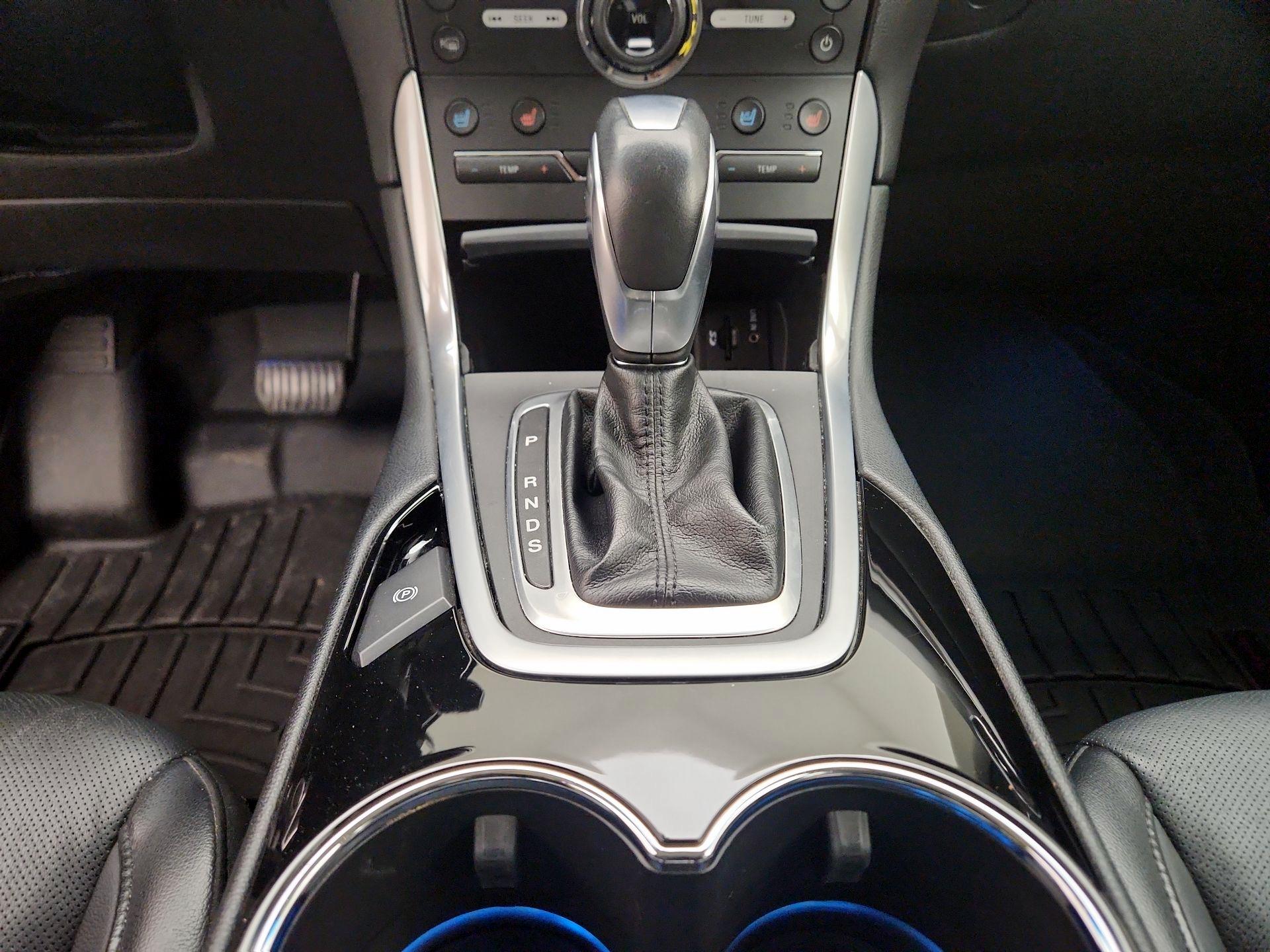 Thumbnail: 2015 Ford Edge - 17
