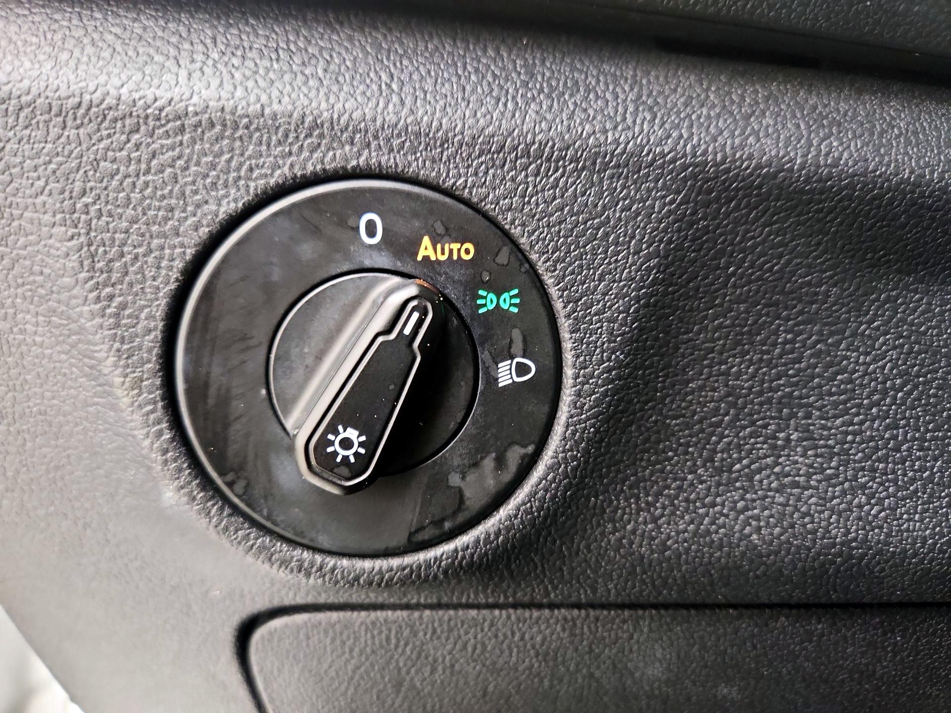 Thumbnail: 2019 Volkswagen Jetta - 13