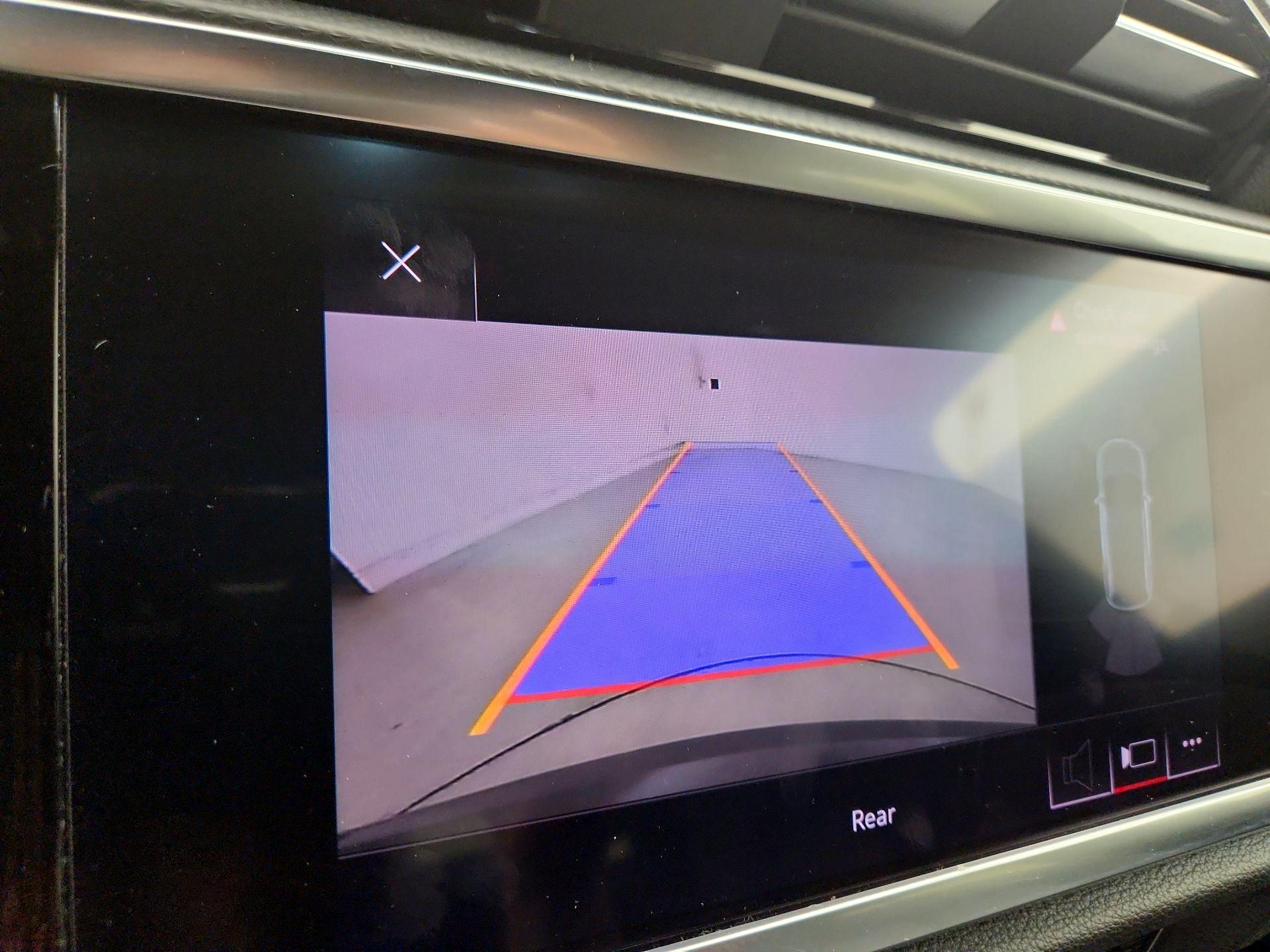 Thumbnail: 2020 Audi Q3 - 13