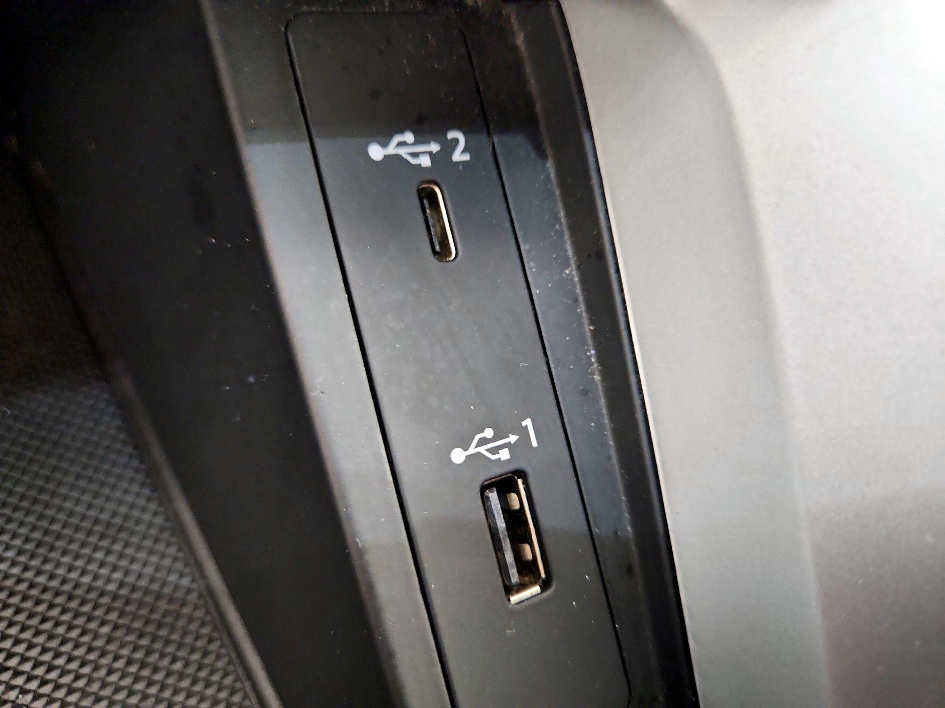 Thumbnail: 2020 Audi Q3 - 17