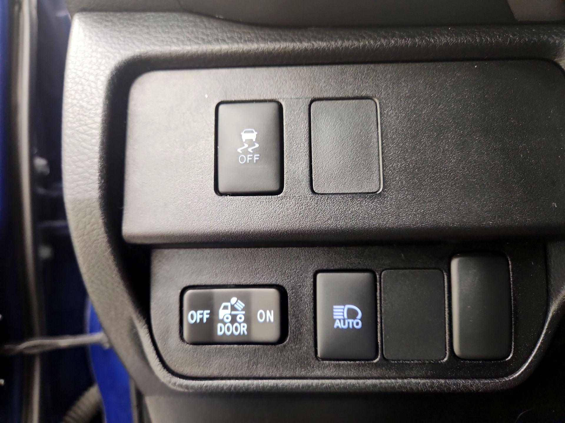 Thumbnail: 2022 Toyota Tacoma - 13