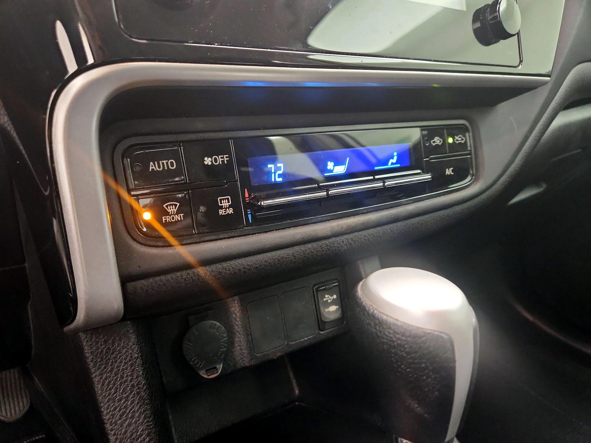 Thumbnail: 2018 Toyota Corolla - 16