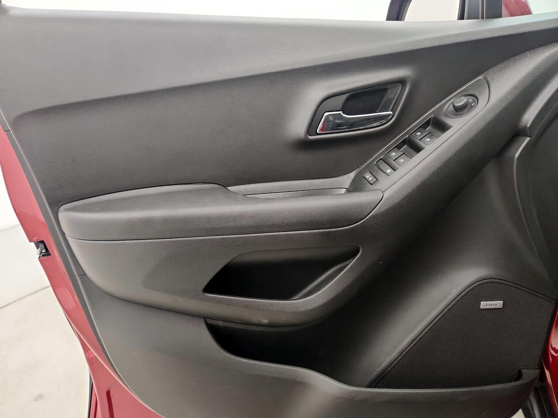 Thumbnail: 2020 Chevrolet Trax - 12