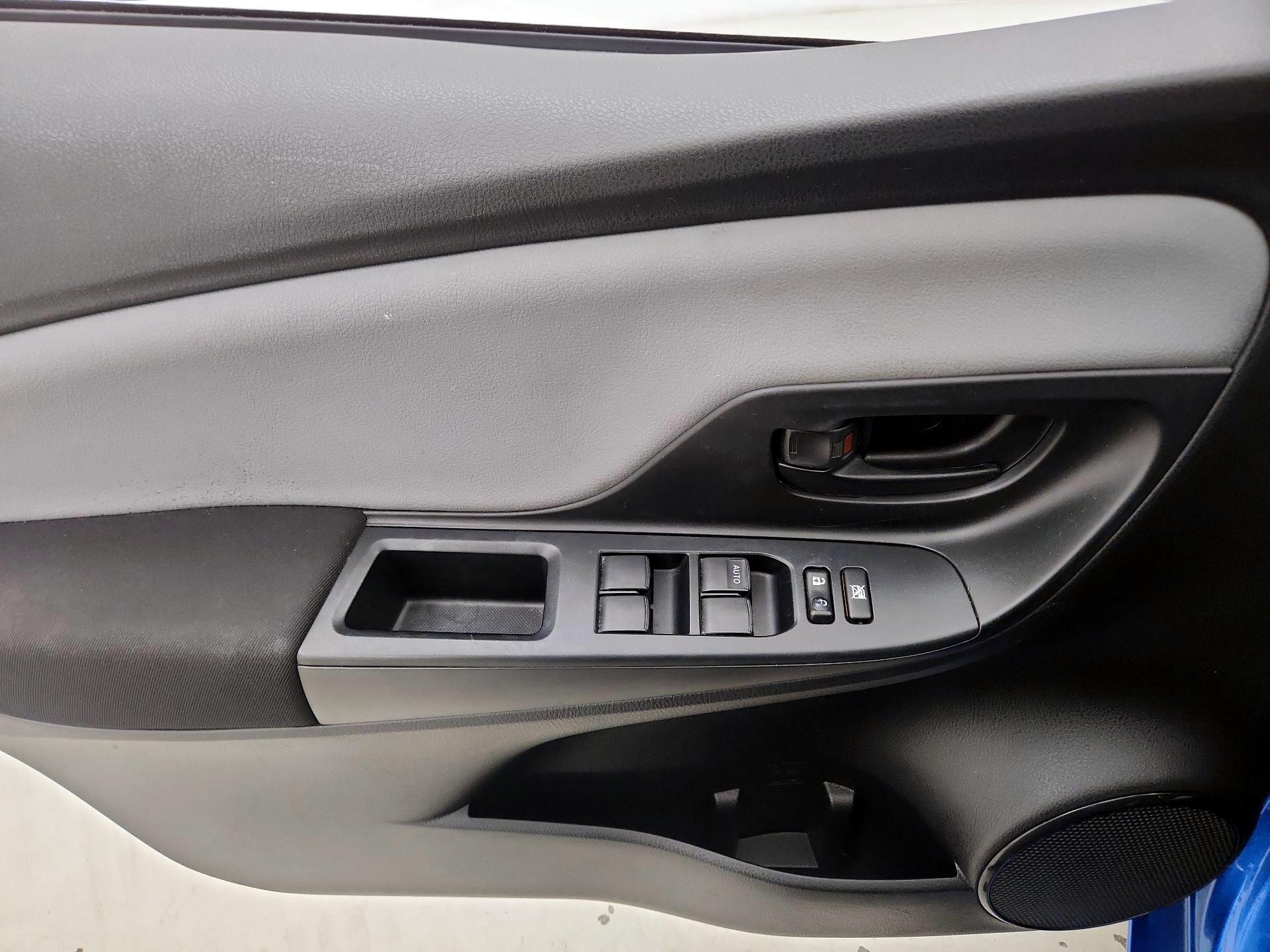 Thumbnail: 2015 Toyota Yaris - 12