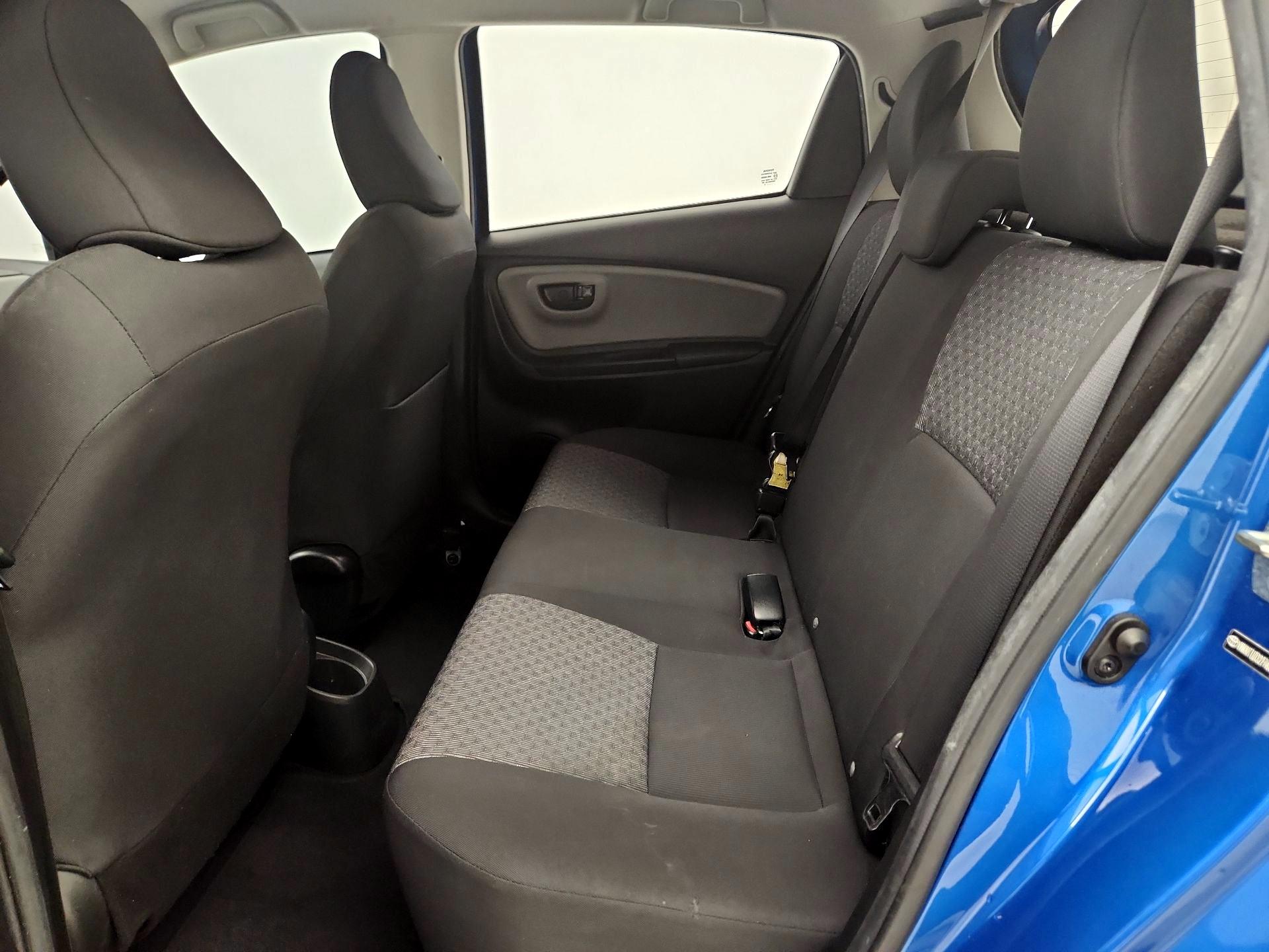 Thumbnail: 2015 Toyota Yaris - 17