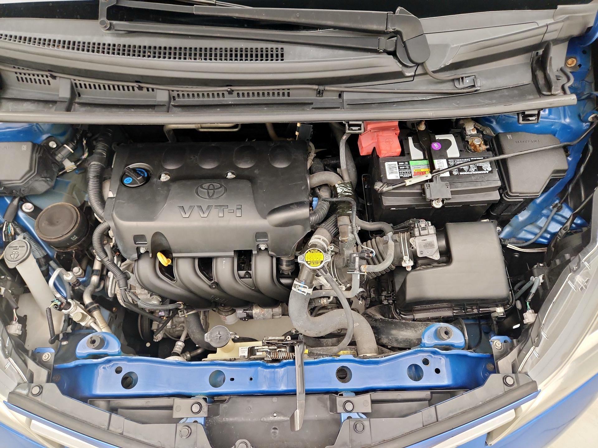 Thumbnail: 2015 Toyota Yaris - 19